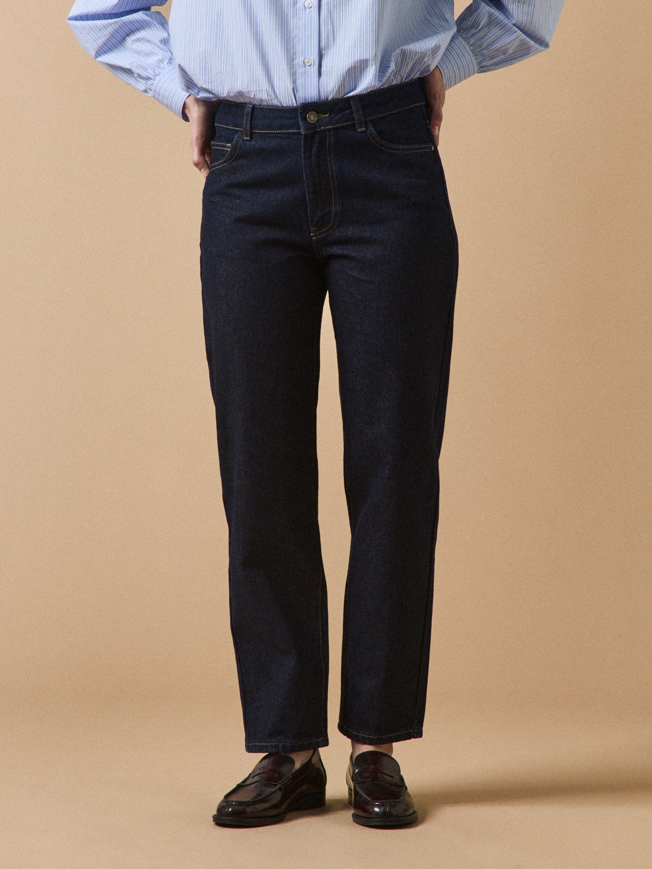 Women's organic cotton Claire Mom jeans with eco-friendly wash