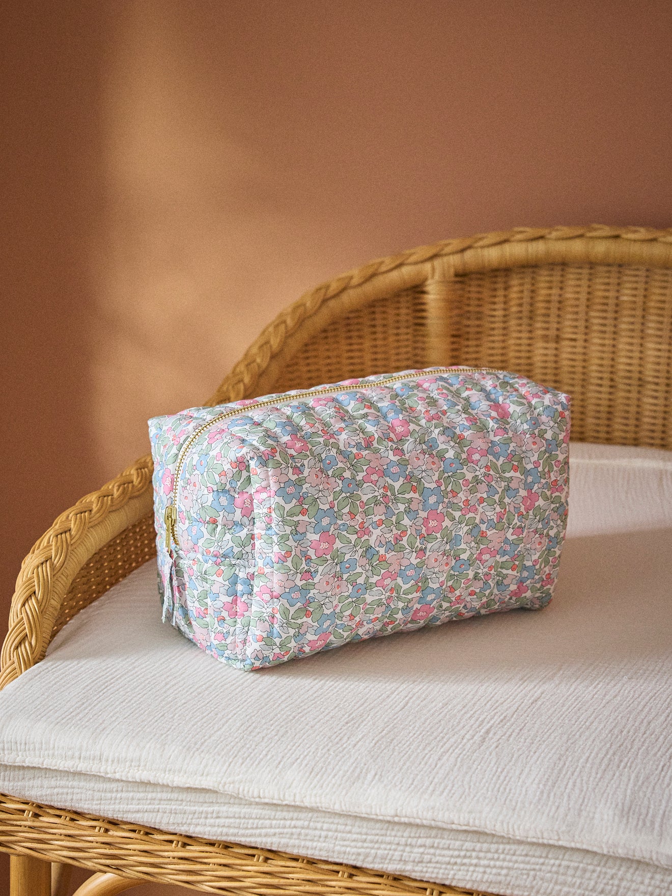 Toiletries bag made with Liberty fabric Cyrillus COM