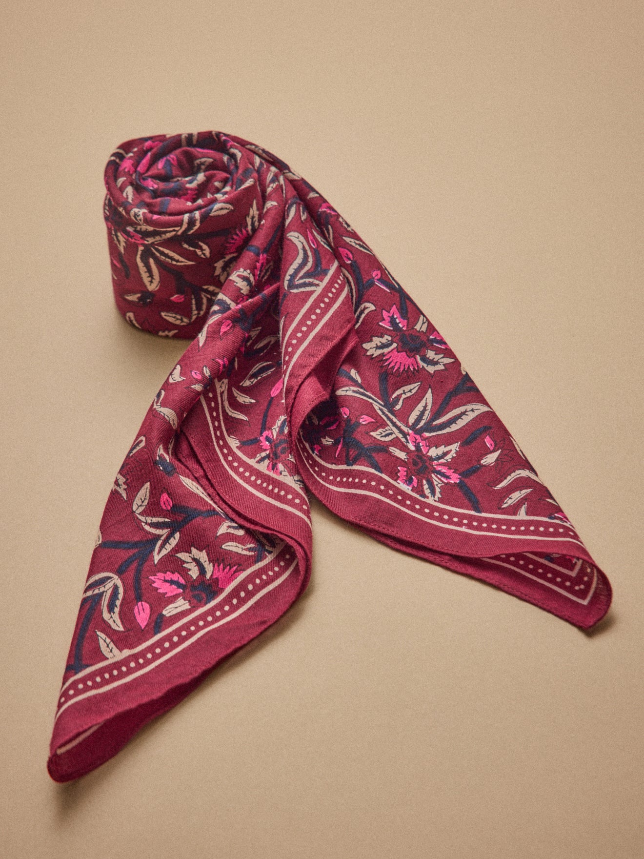 Lina & Lily Écharpe Foulard Femme Imprimé Cœurs Saint Valentin - 180x90cm