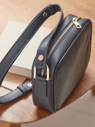 Camera bag - The Cyrillus small leather goods collection