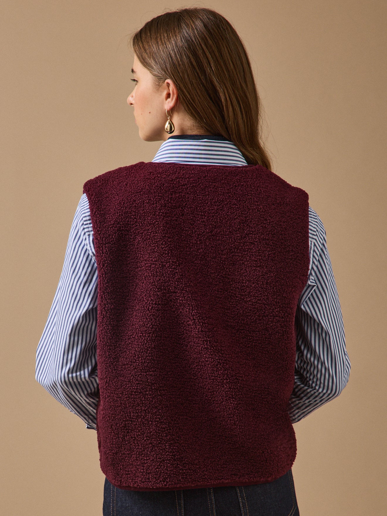 Women's sleeveless sherpa jacket