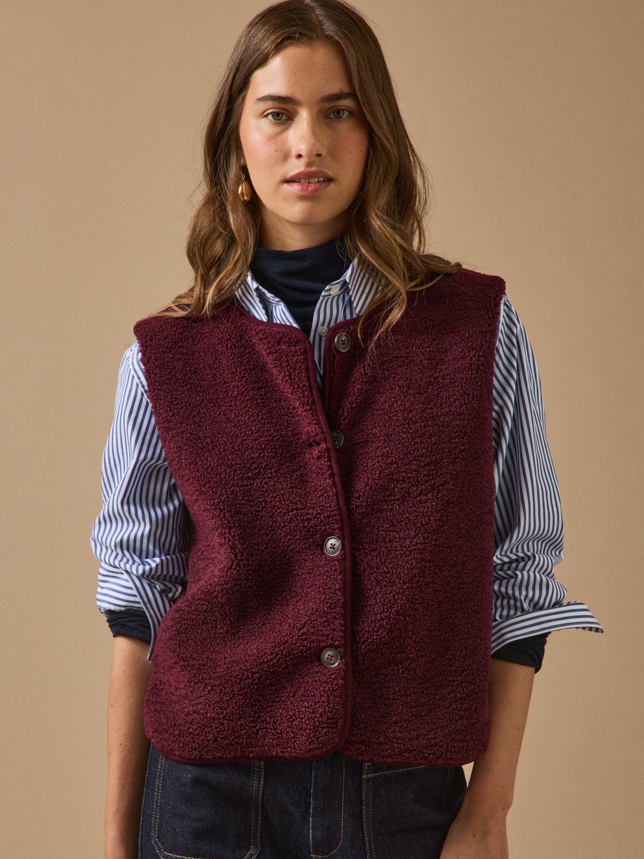 Women's sleeveless sherpa jacket