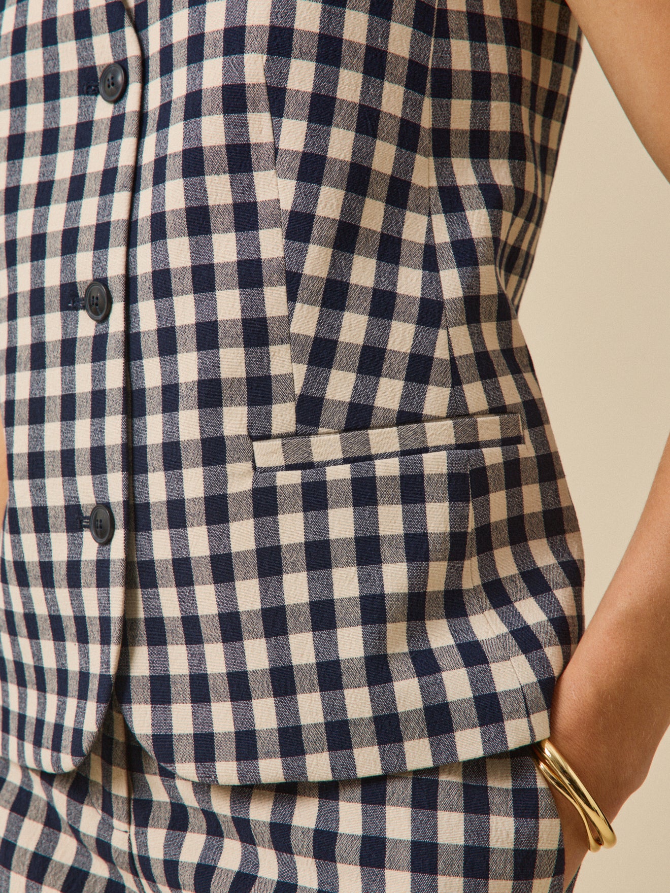 Women's sleeveless suit vest in gingham checks