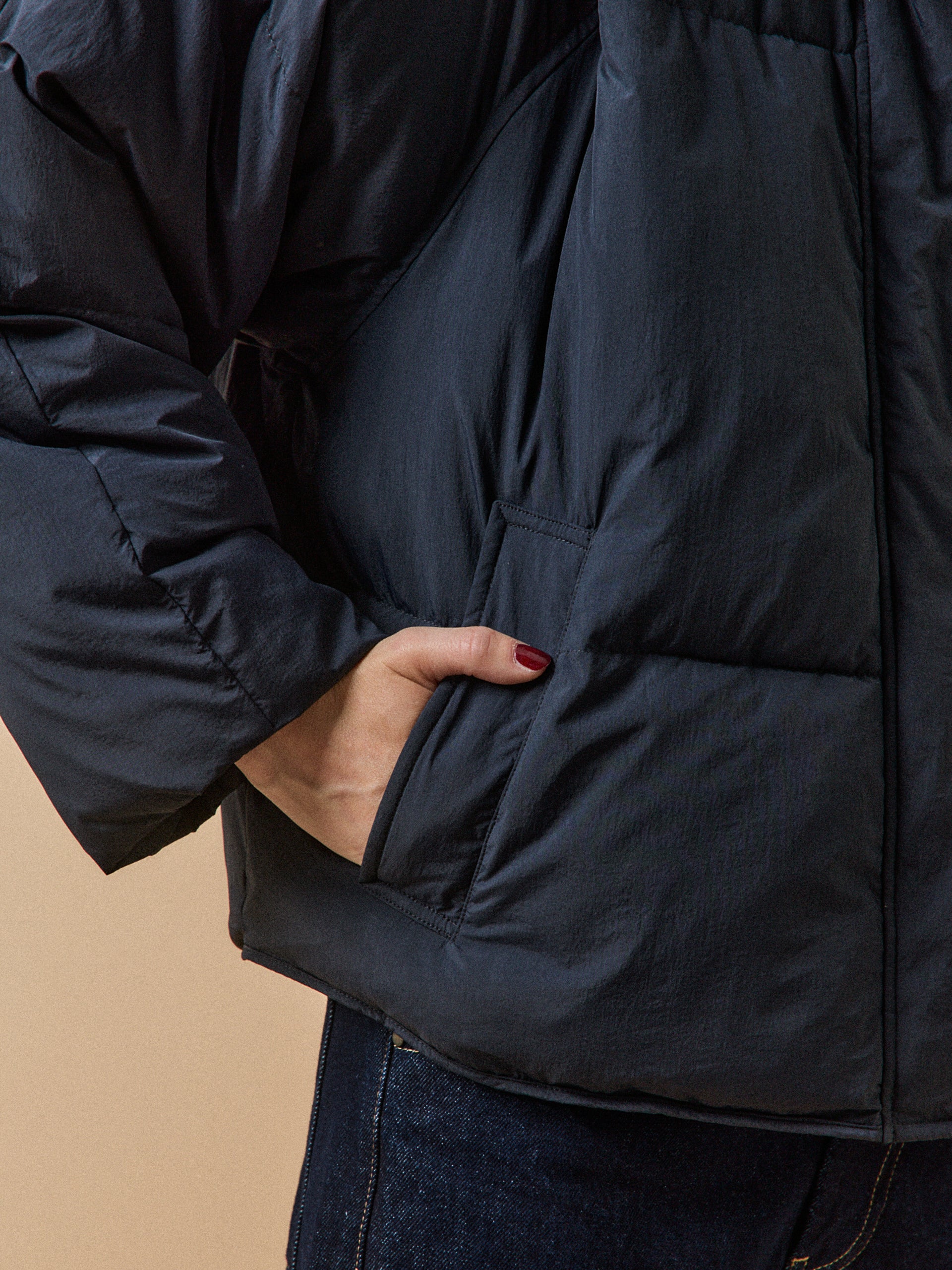 Women's short quilted puffer jacket