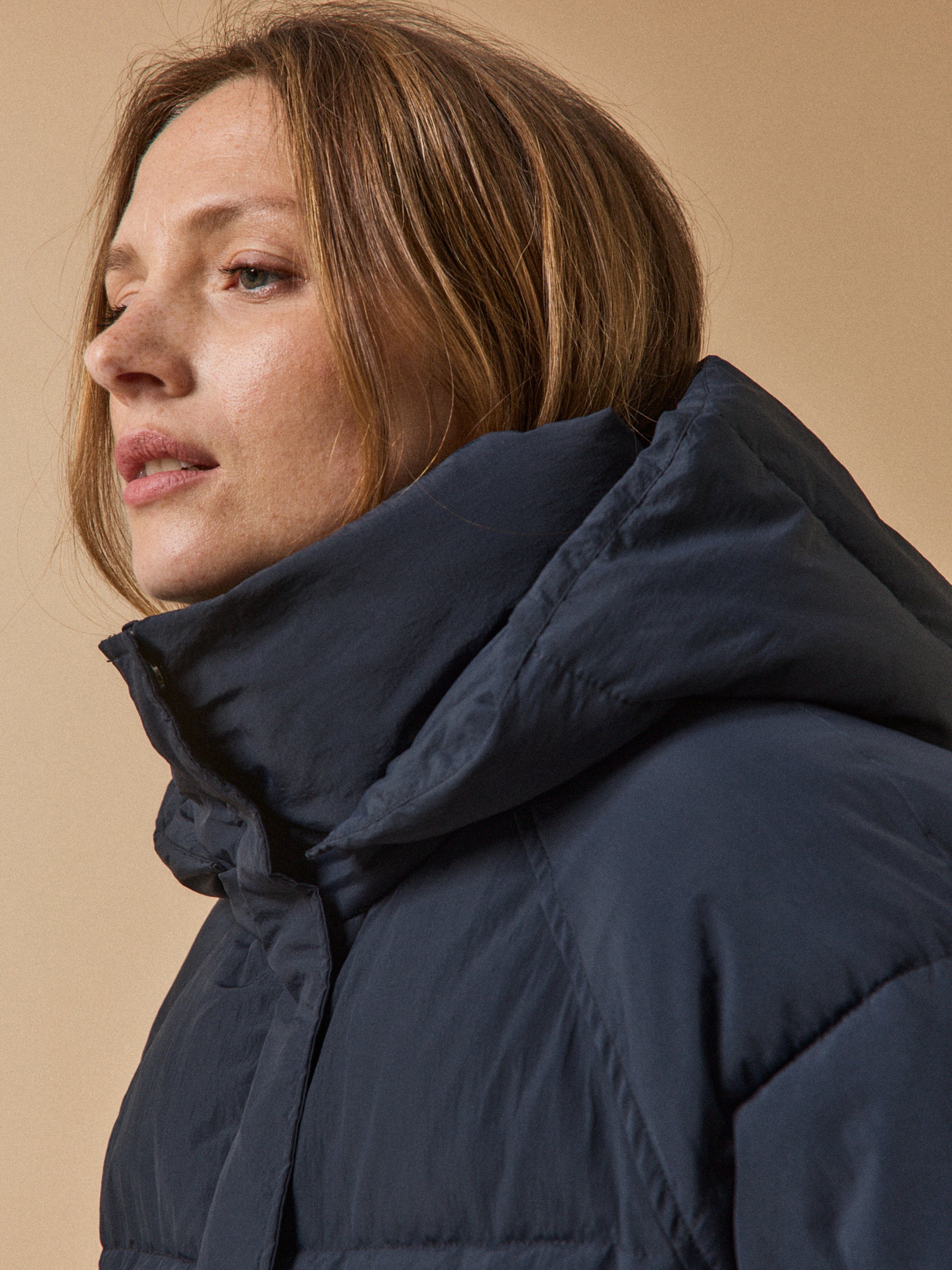 Women's short quilted puffer jacket