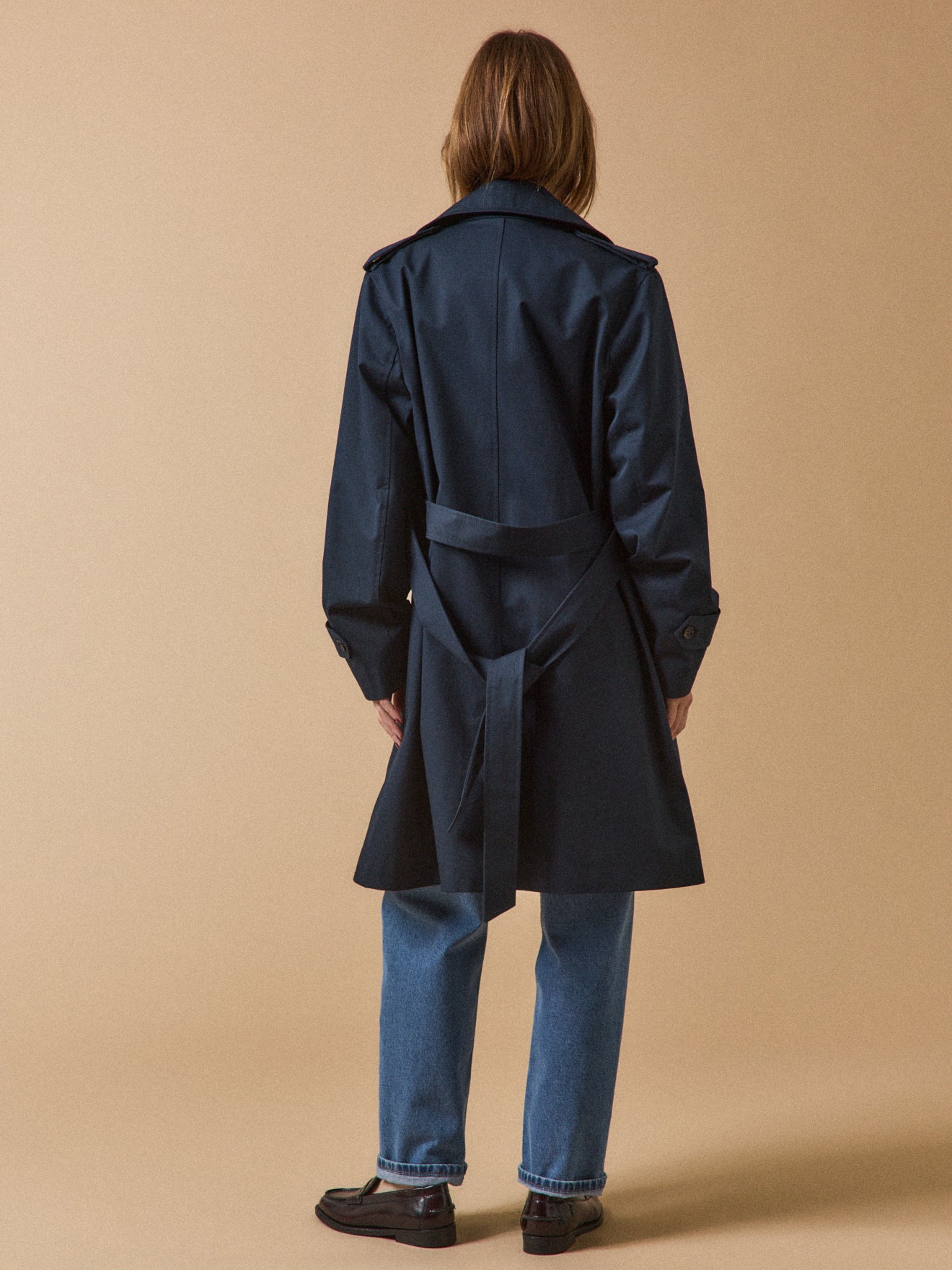 Women's long organic cotton trench coat with notched lapels