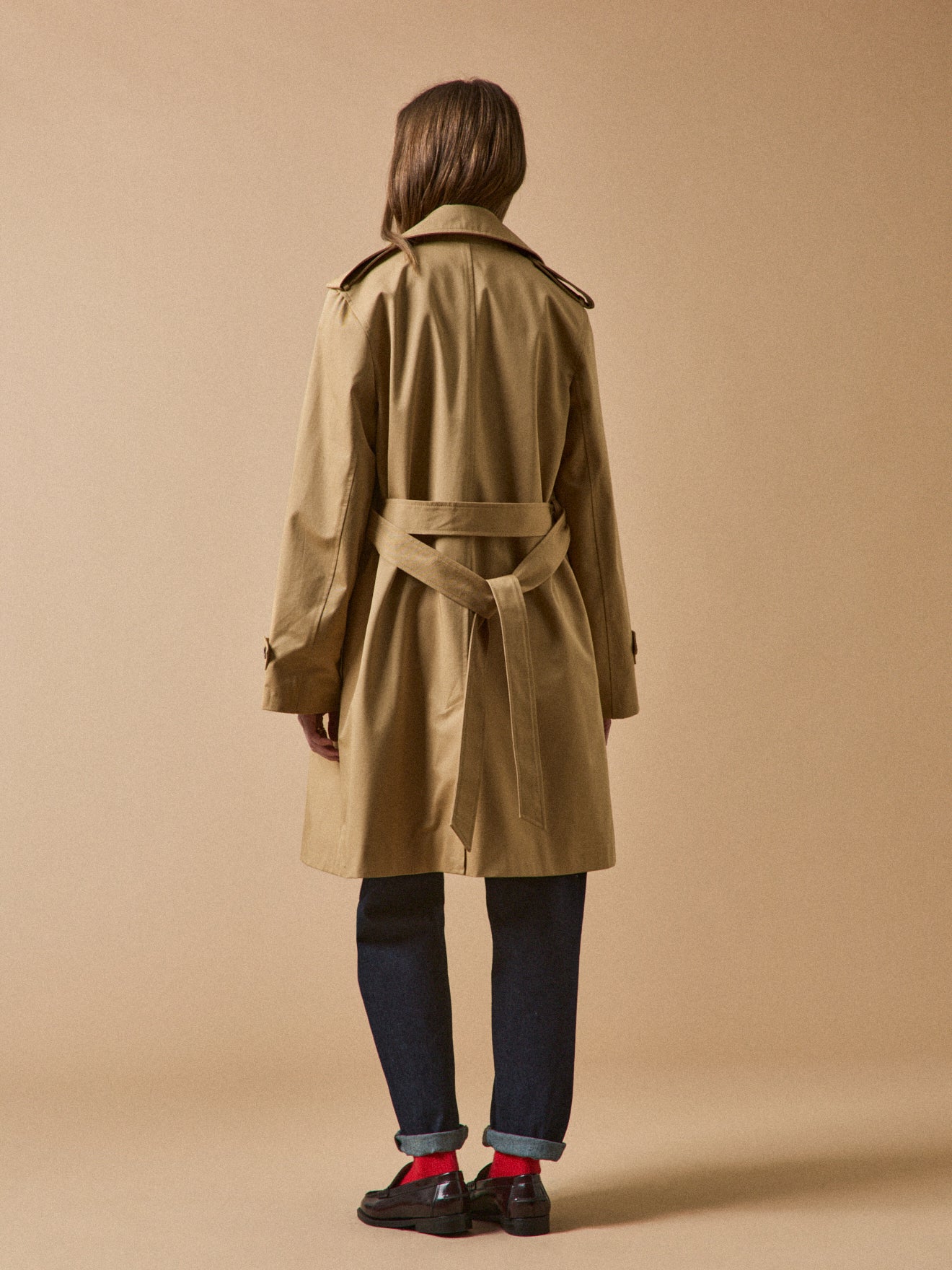 Women's long organic cotton trench coat with notched lapels