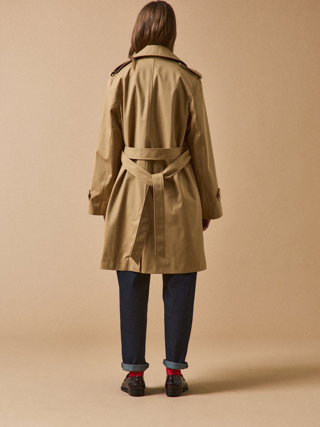 Women's long organic cotton trench coat with notched lapels