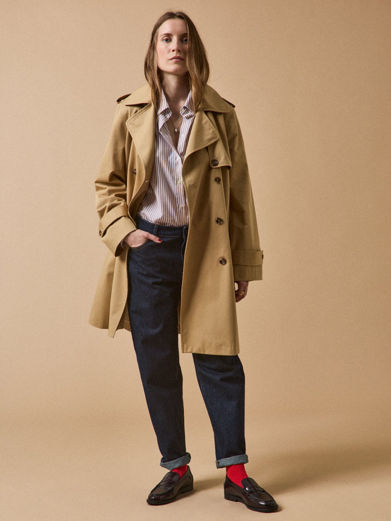 Women's long organic cotton trench coat with notched lapels