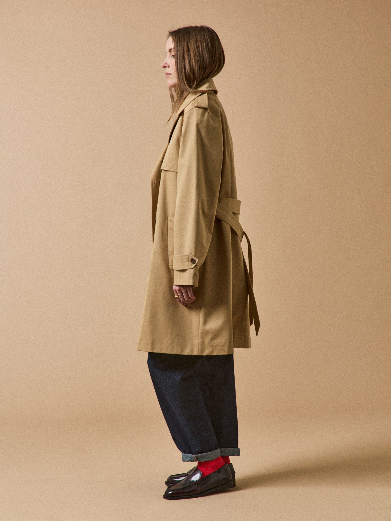 Women's long organic cotton trench coat with notched lapels