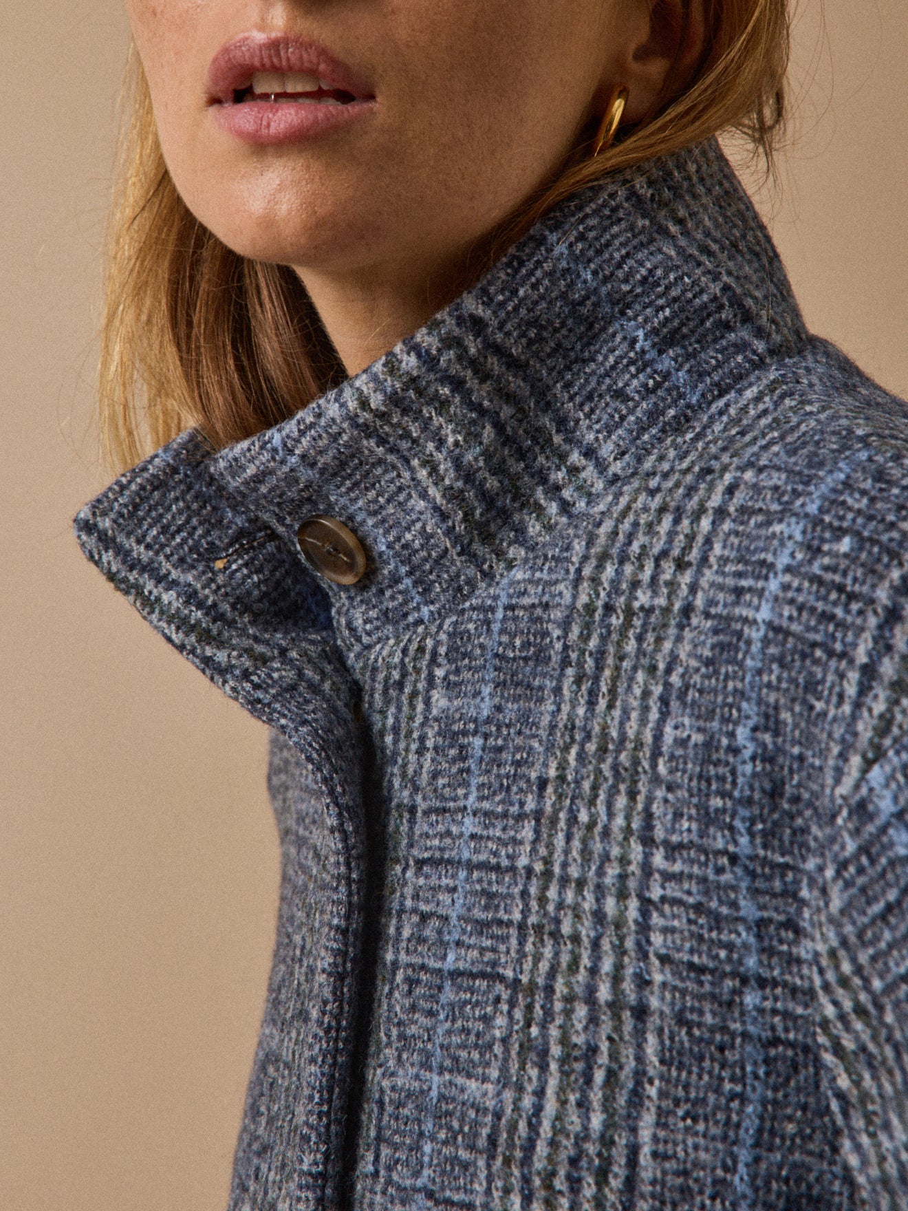 Women's check wool cloth coat with high neckline