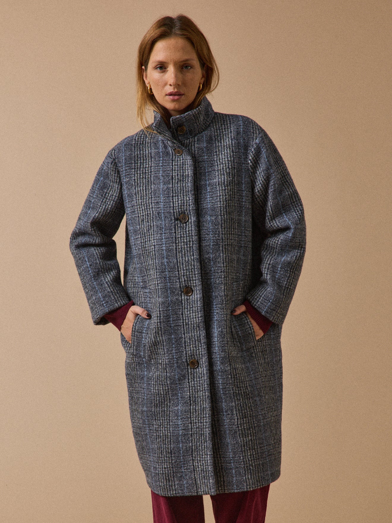 Women's check wool cloth coat with high neckline