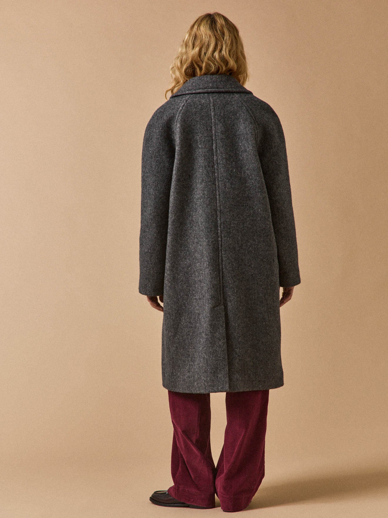 Women's oversize mid-length woolen herringbone coat