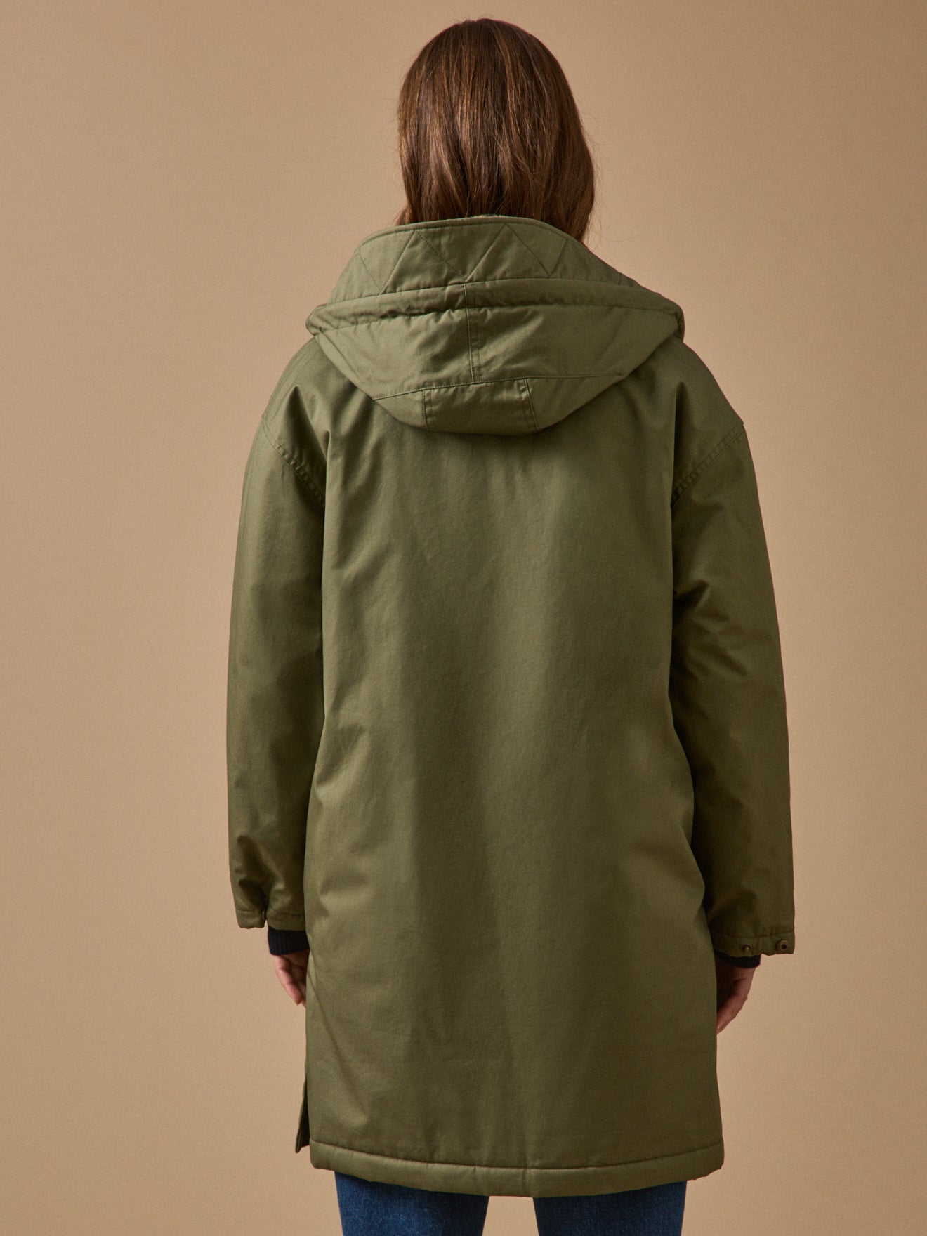 Women's mid-length parka with faux-fur lining