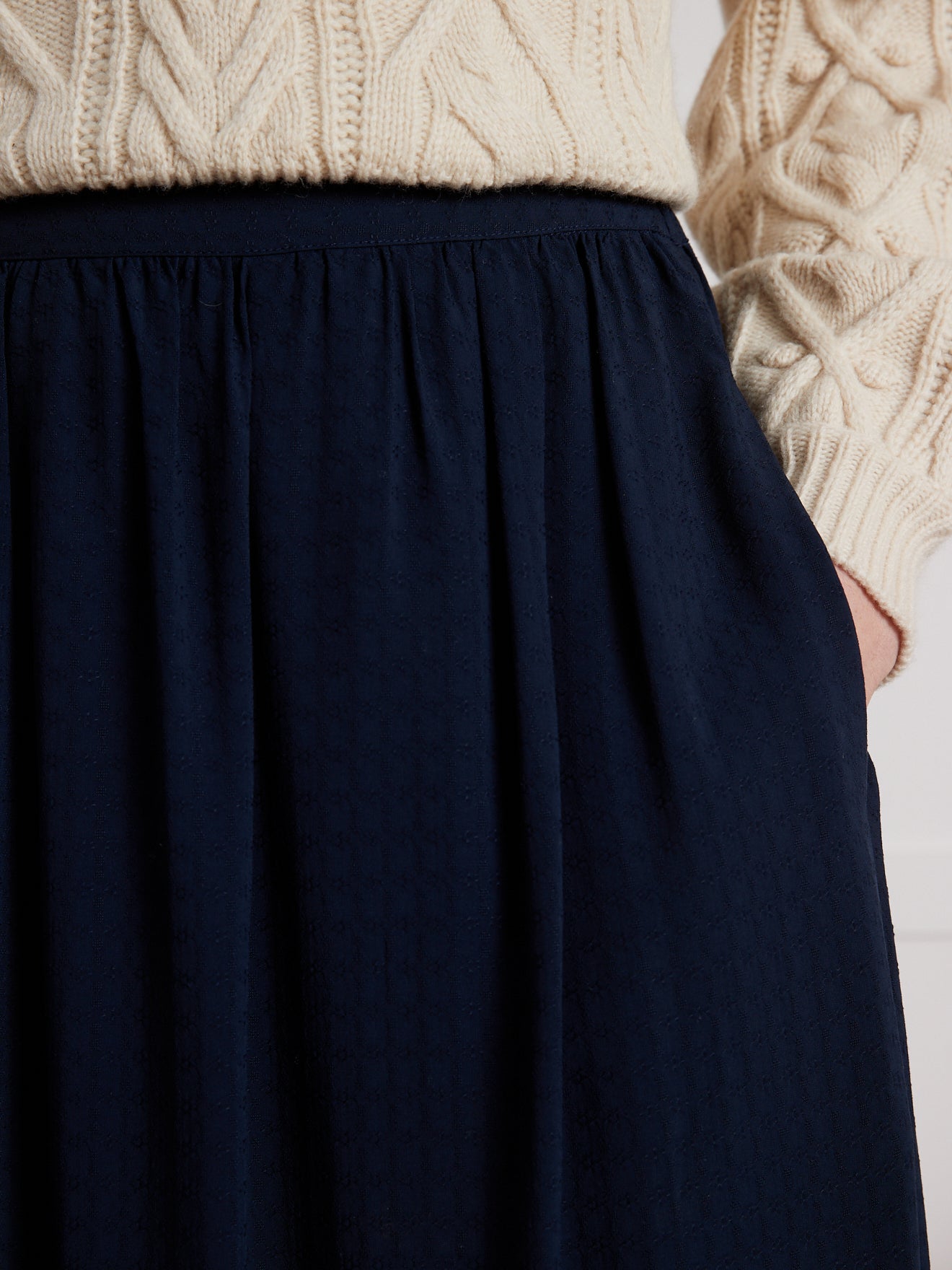 Women's mid-length viscose dobby skirt