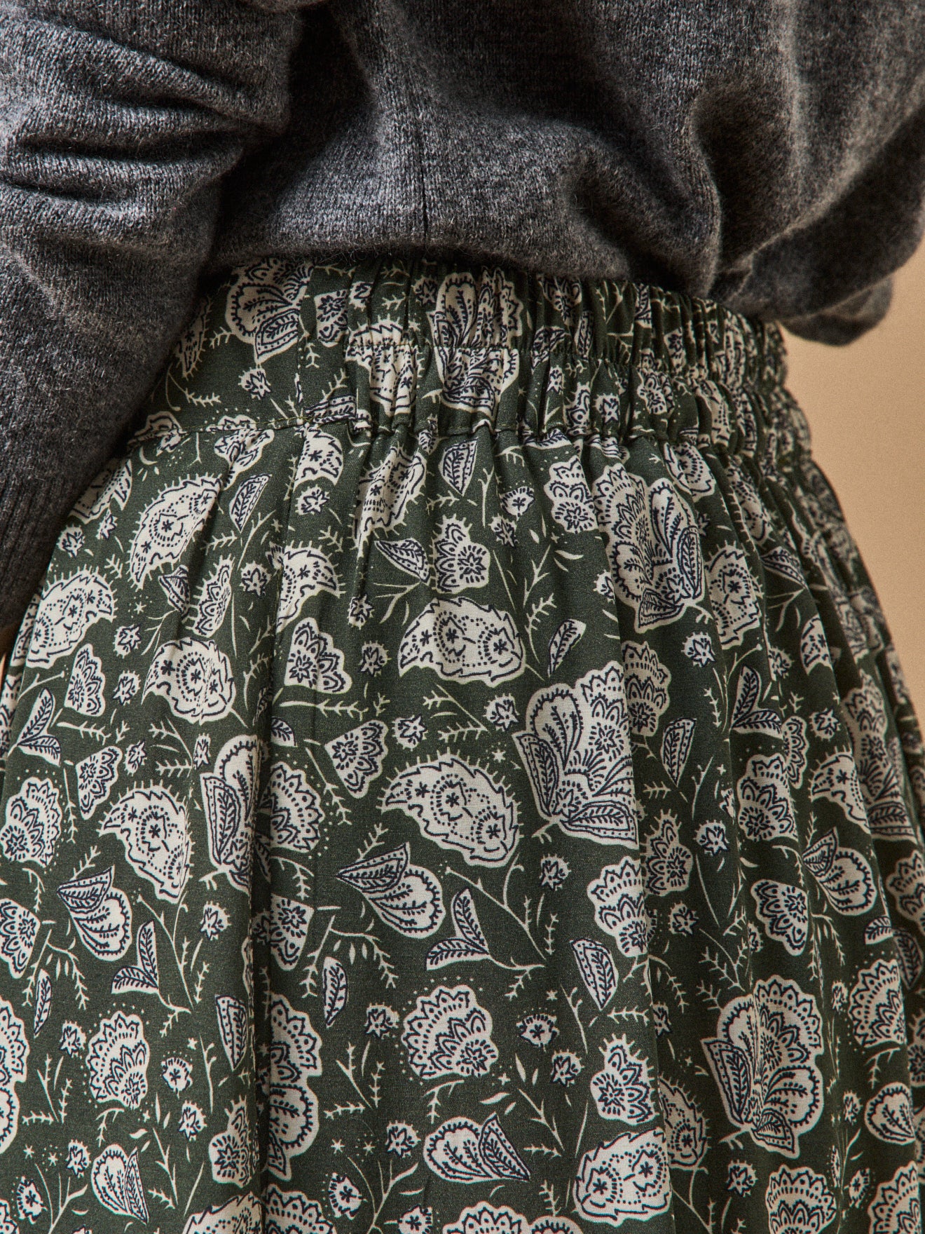 Women's mid-length ruffled skirt with Lilith print