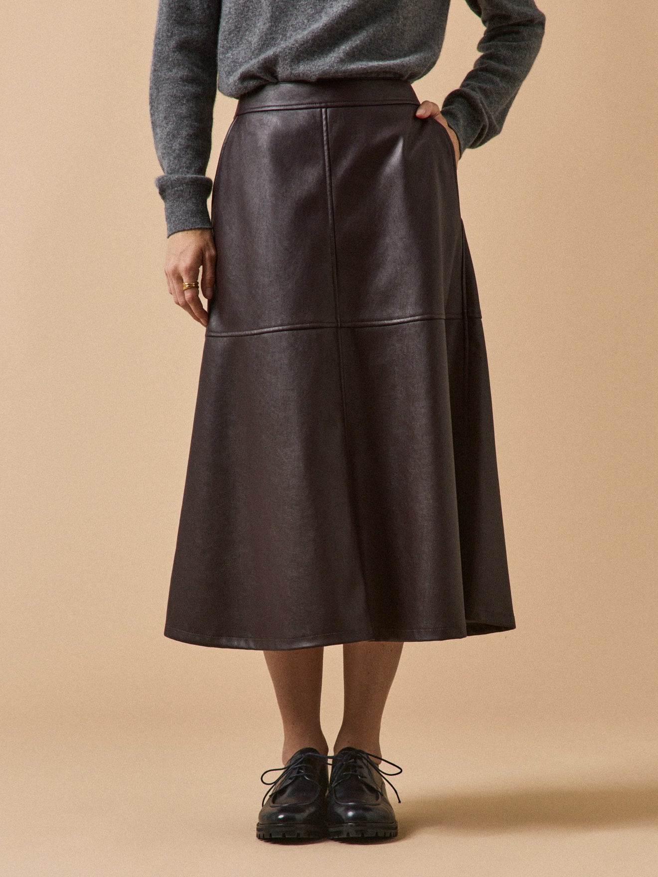 Women's leather*-look mid-length flared skirt
