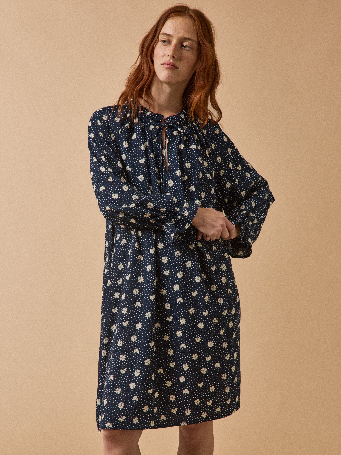 Women's short Clover-print sheath dress in dobby viscose