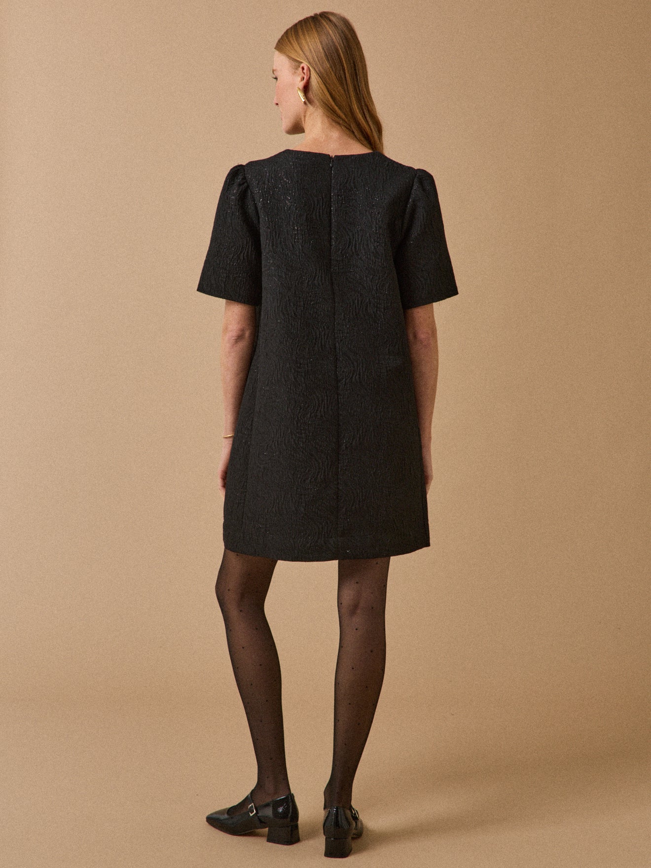 Robe courte jacquard reliefé femme