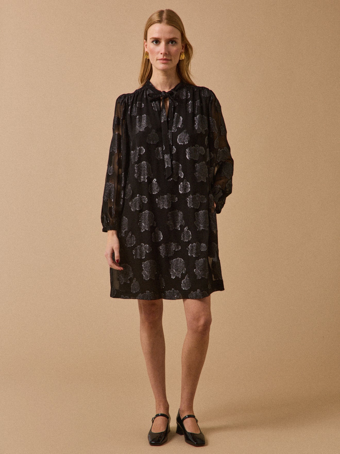 Robe courte voile jacquard brillant femme