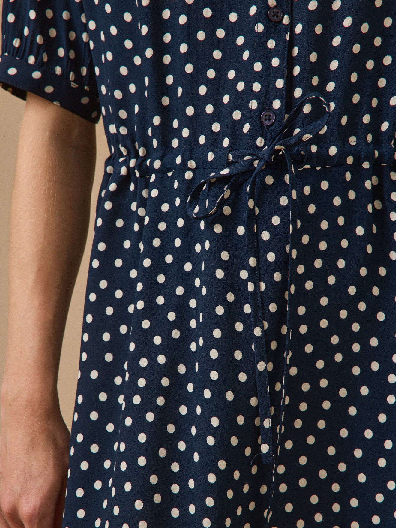 Women's below-the-knee dot-print dress