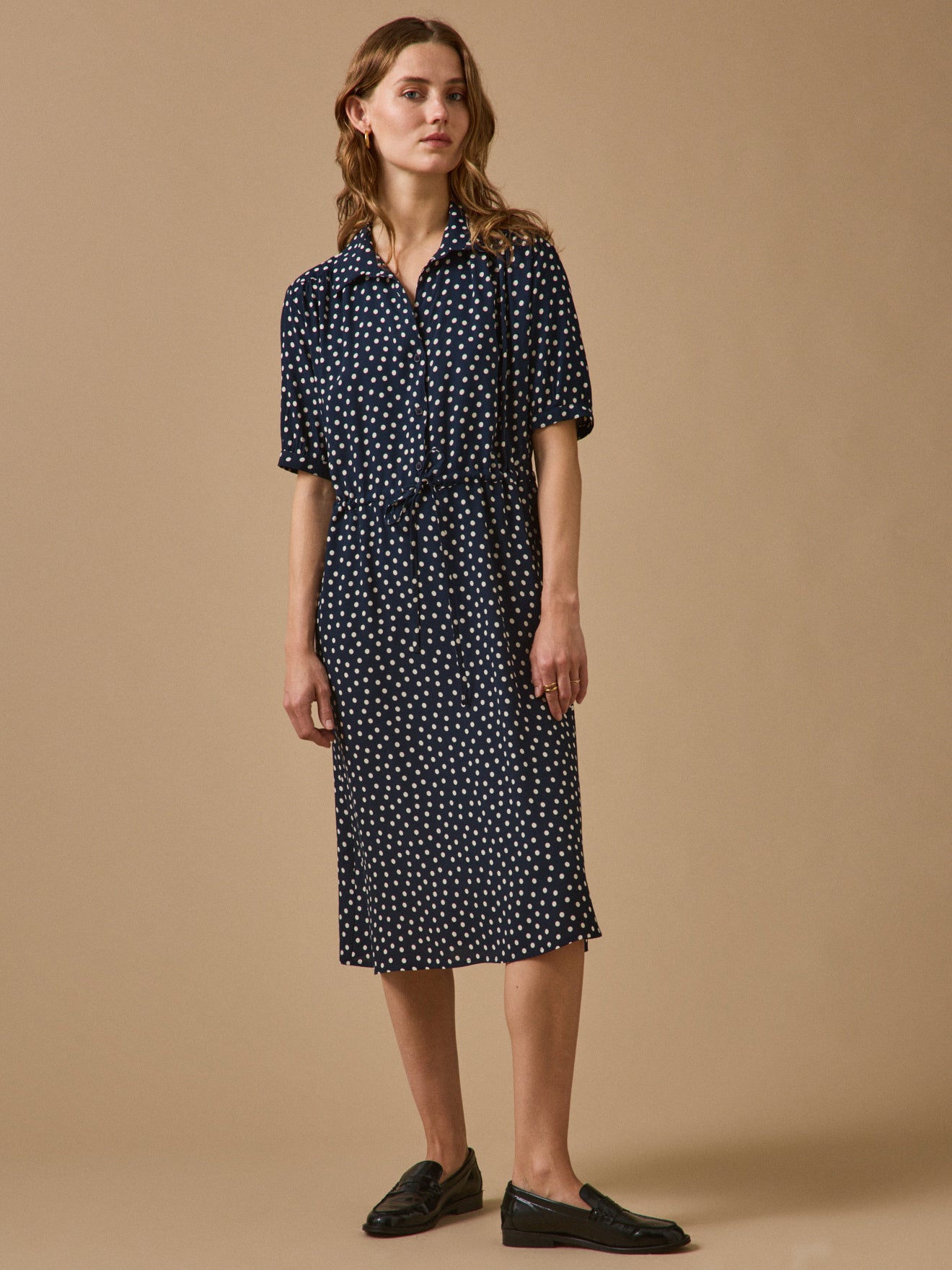 Women's below-the-knee dot-print dress
