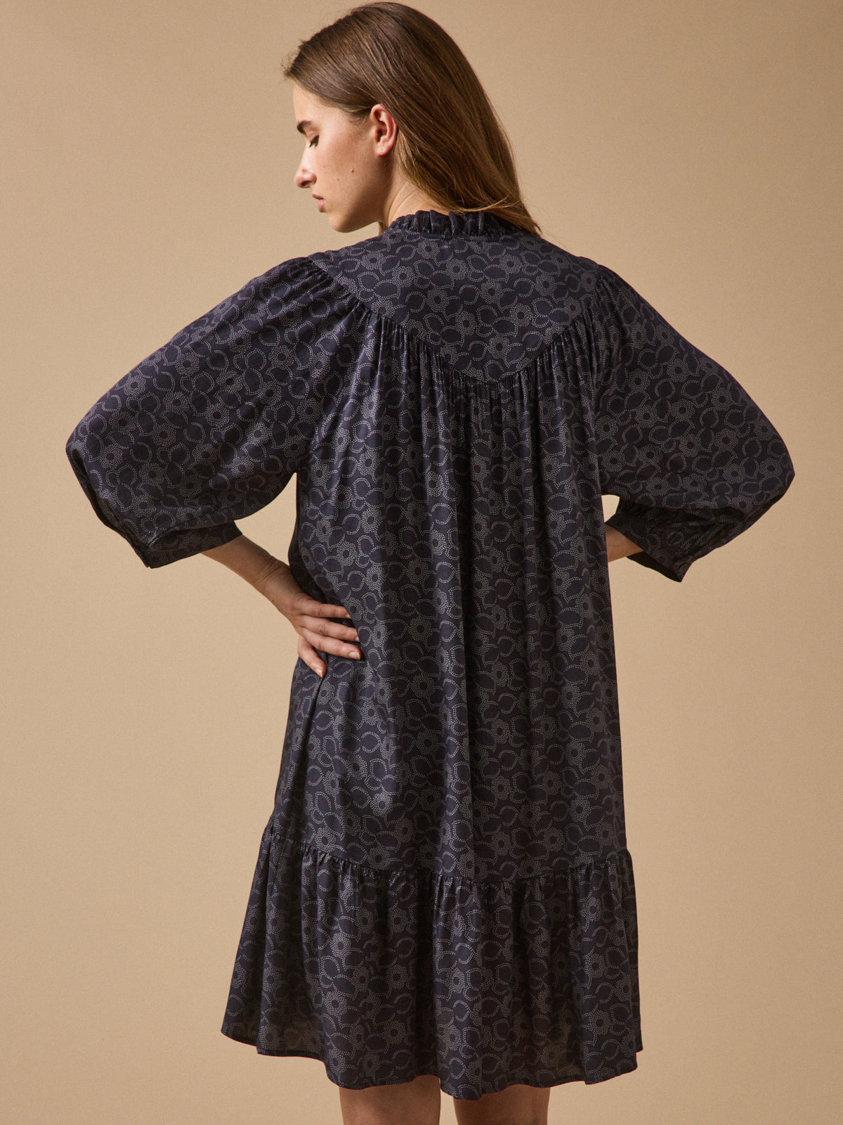 Women's short print dress with Sixties floral motif
