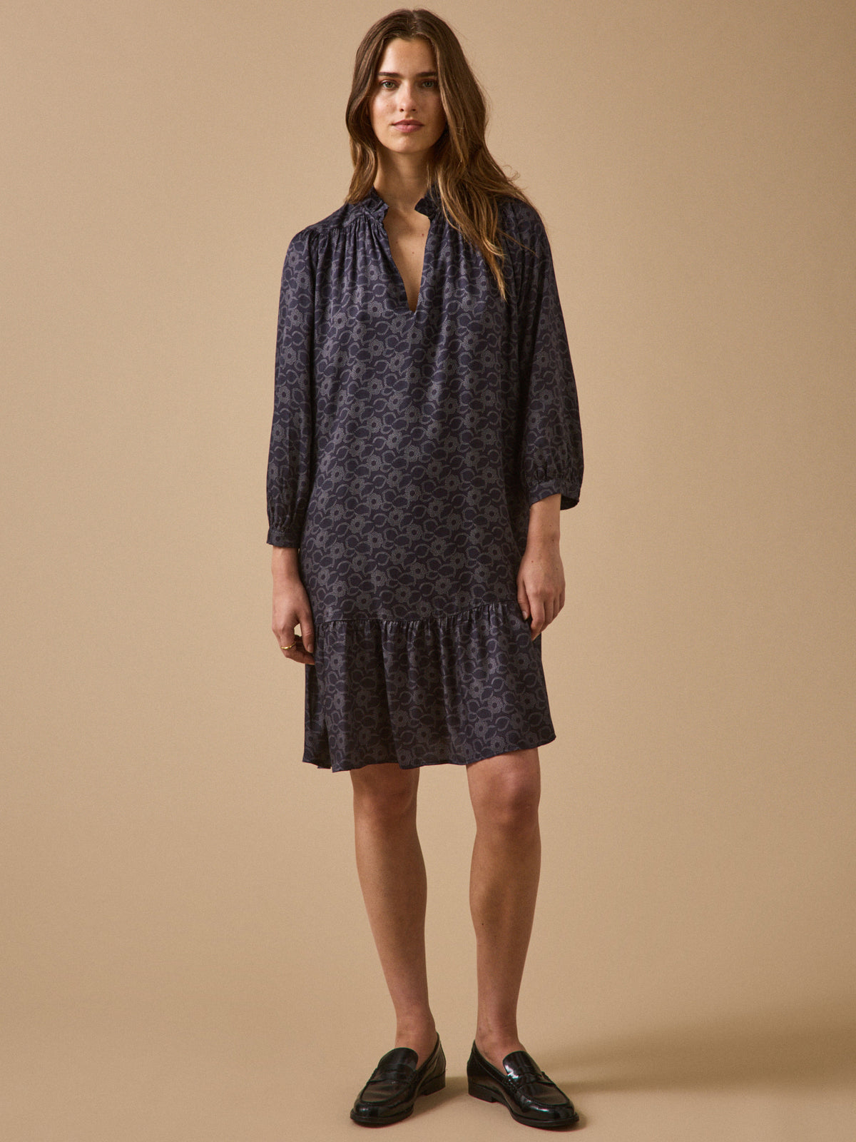 Women's short print dress with Sixties floral motif