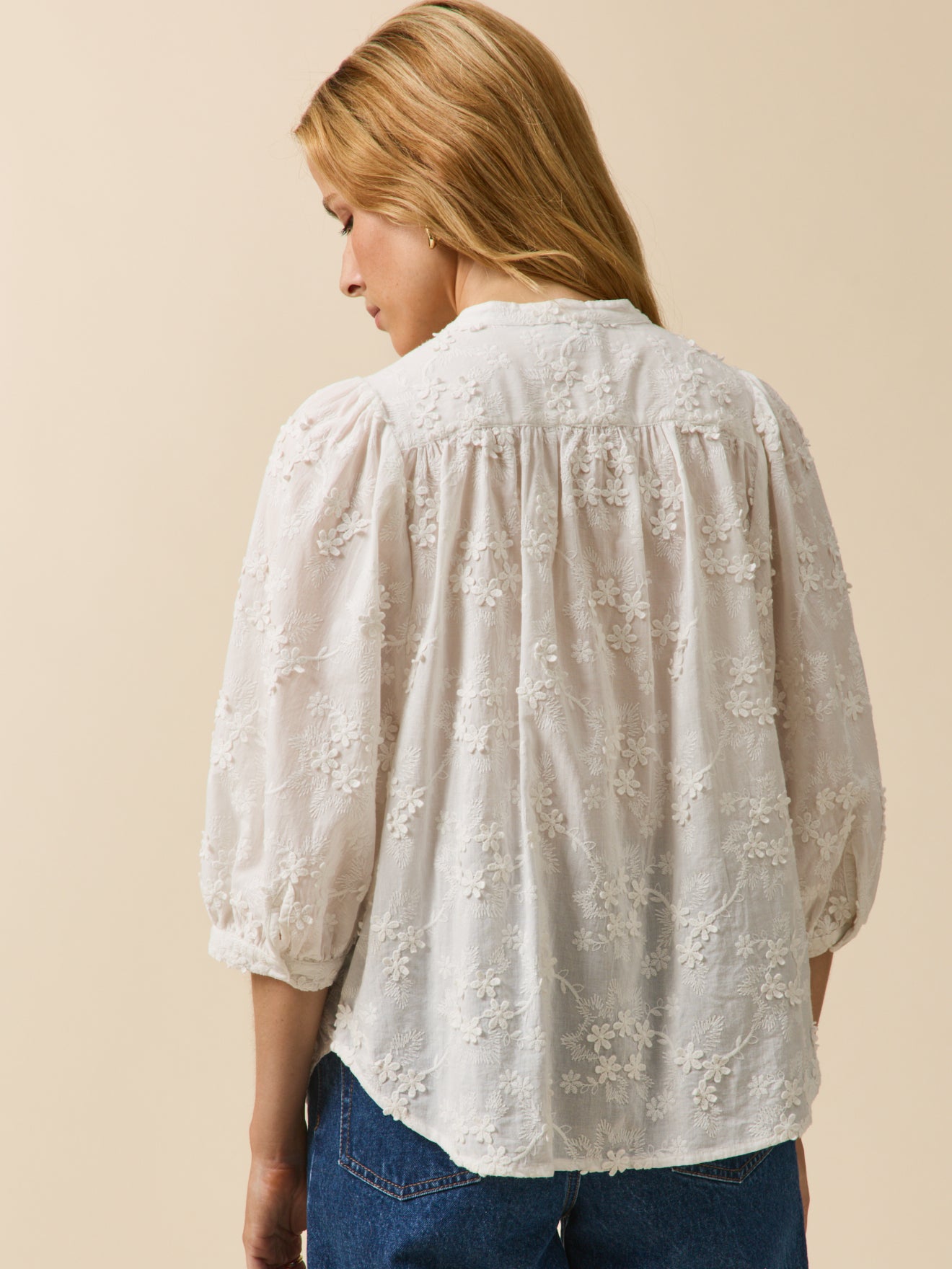 Women's embroidered cotton blouse with 3D flowers