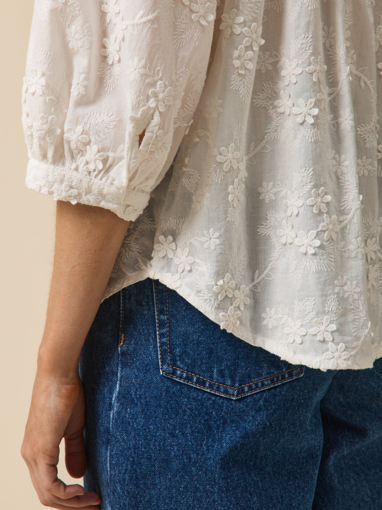 Women's embroidered cotton blouse with 3D flowers