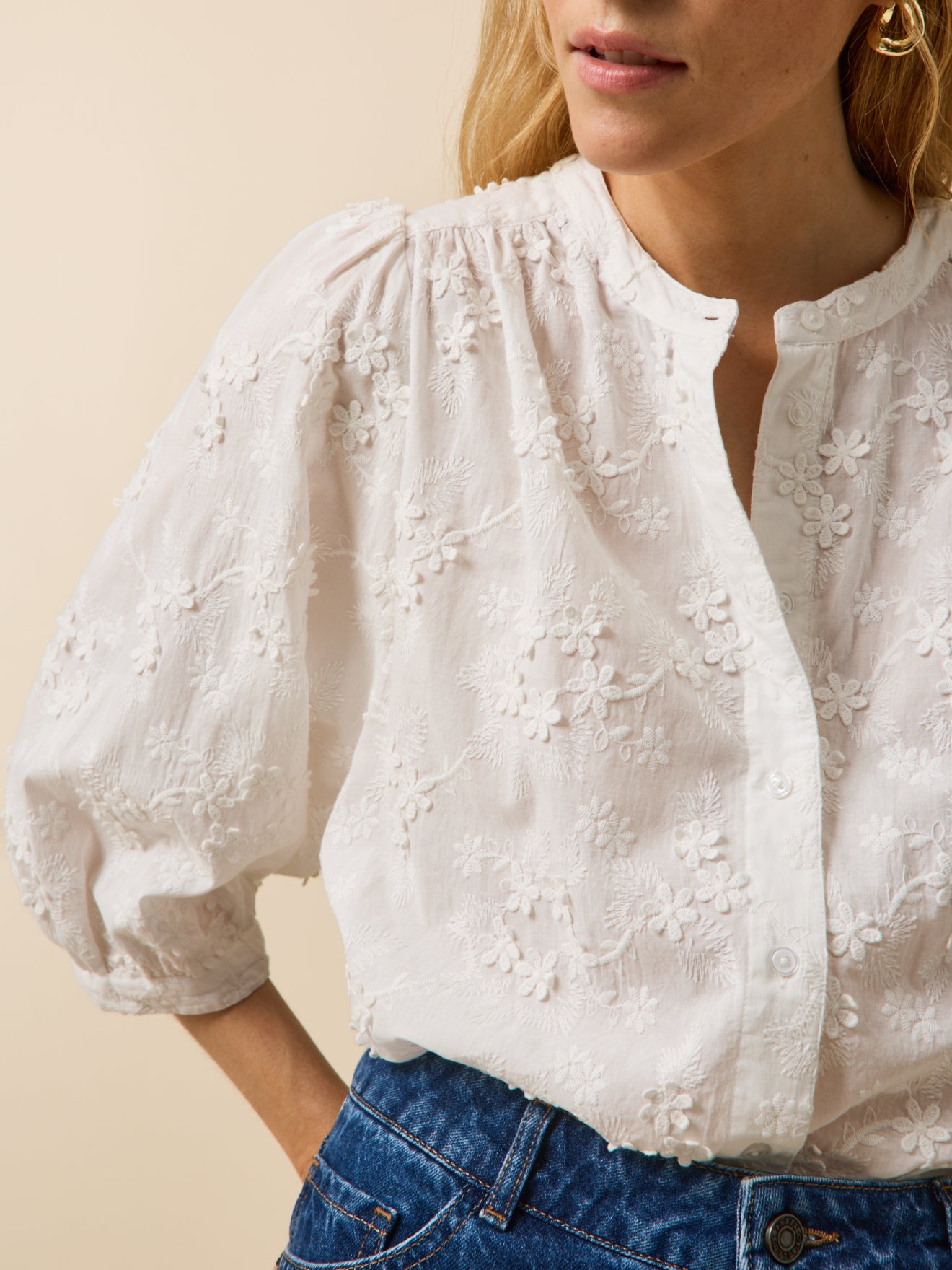 Women's embroidered cotton blouse with 3D flowers