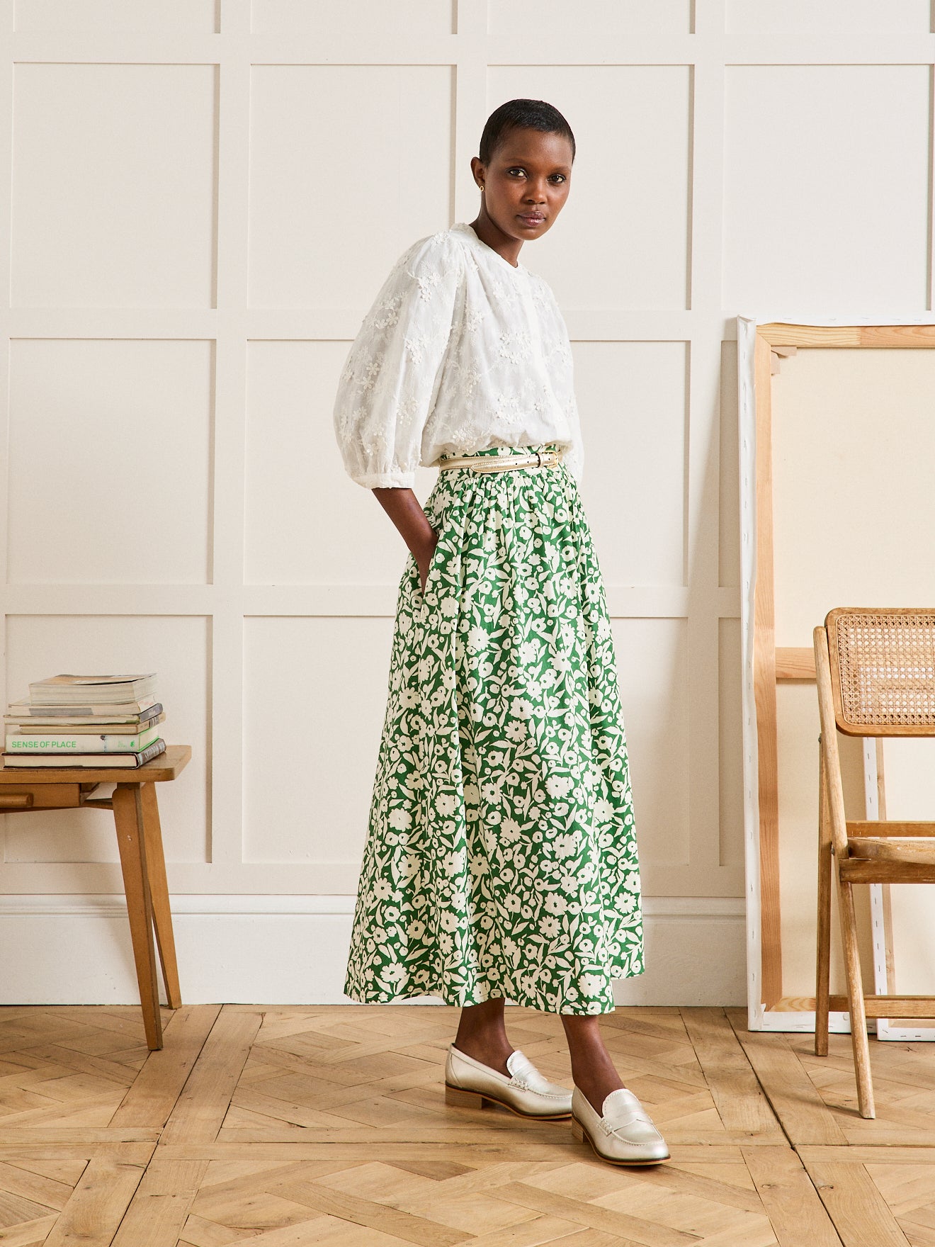 Women's embroidered cotton blouse with 3D flowers