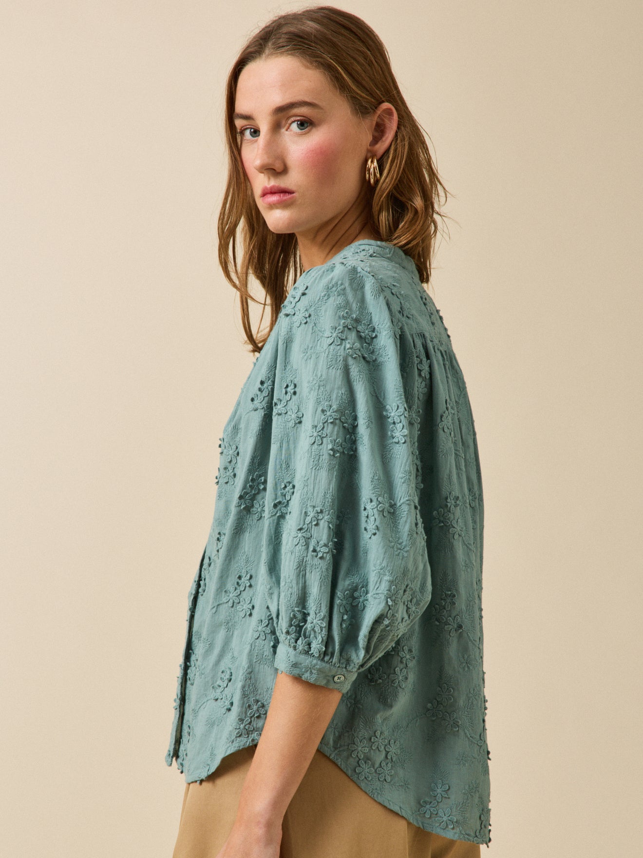 Women's embroidered cotton blouse with 3D flowers