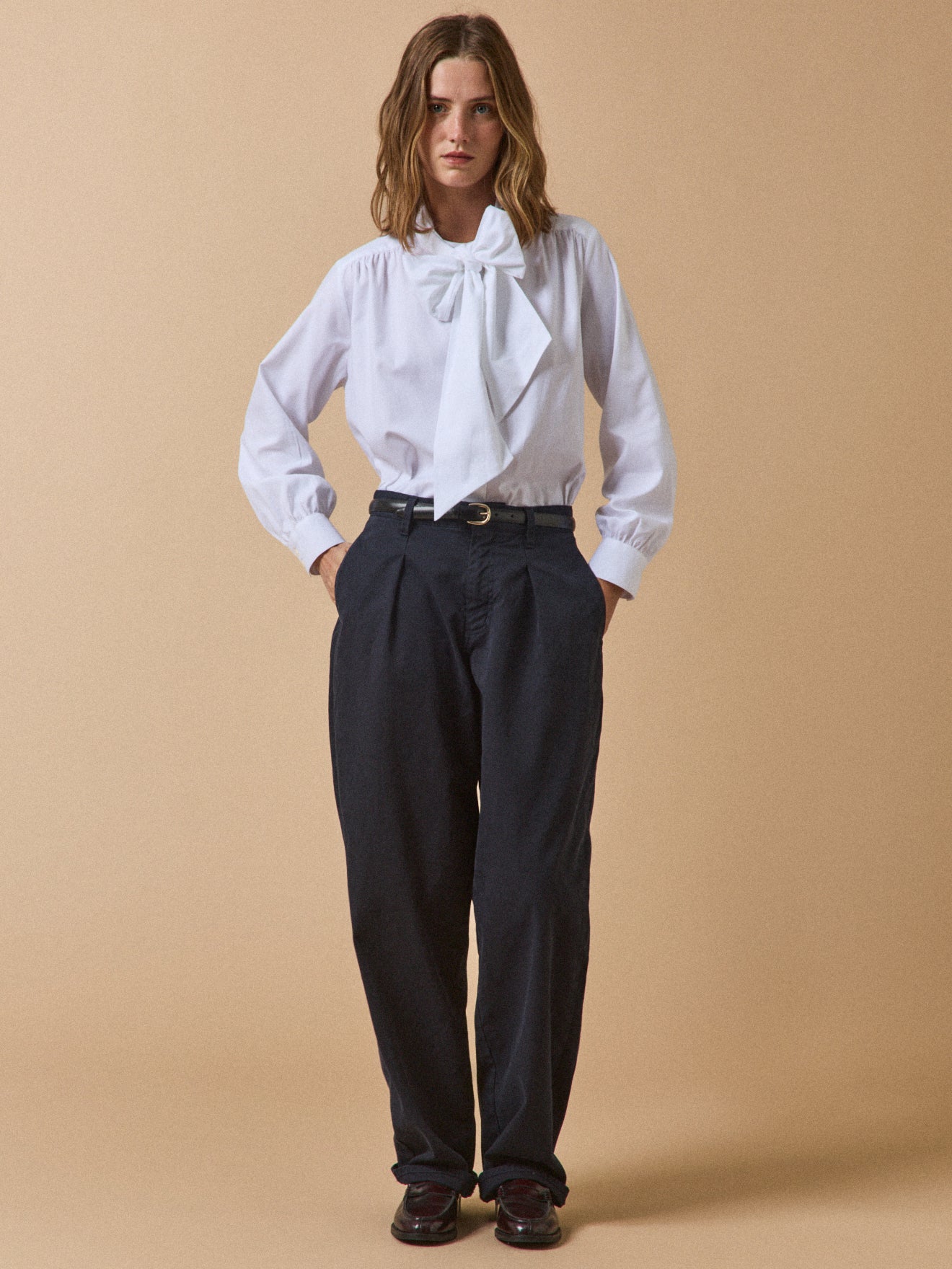 Women's organic cotton Oxford shirt with tie neckline