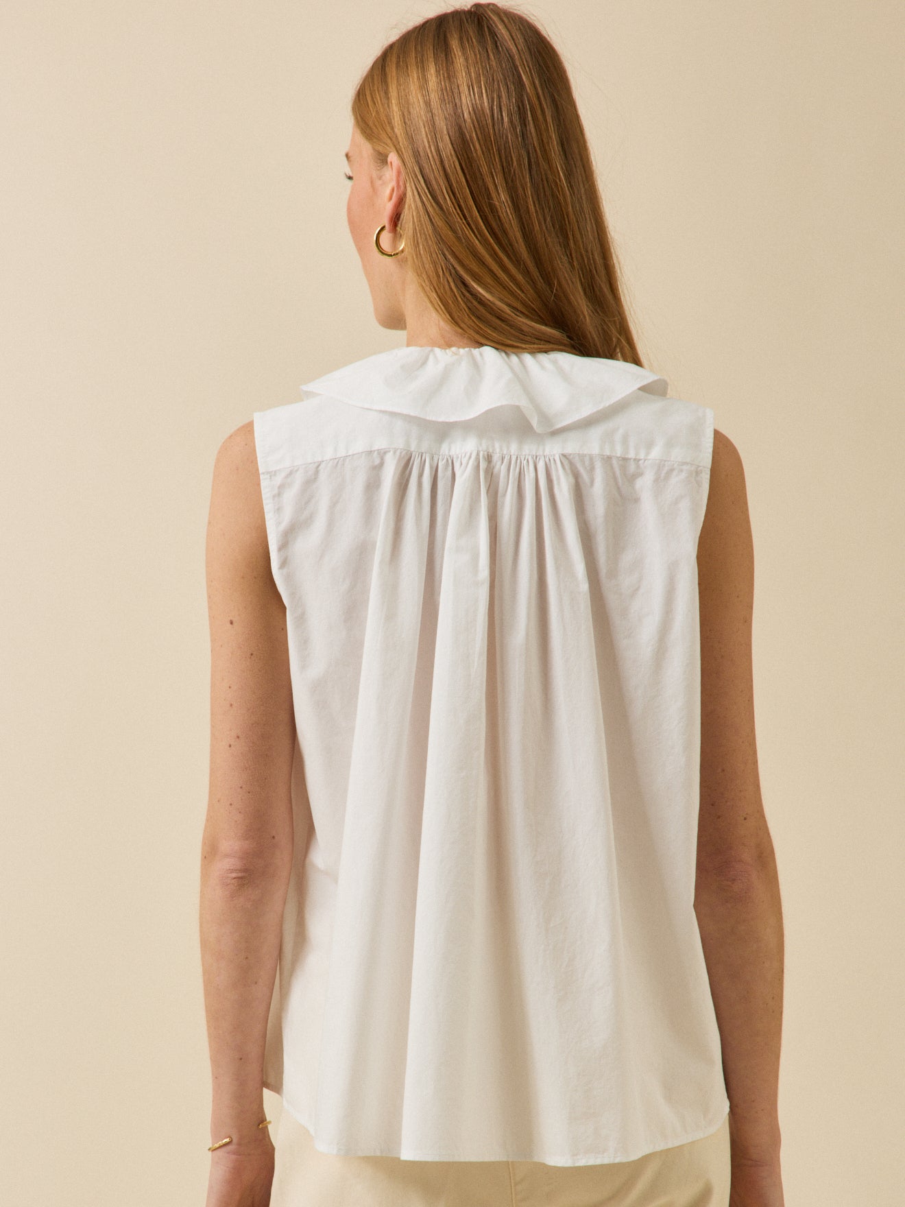 Women's organic cotton sleeveless top with ruffles