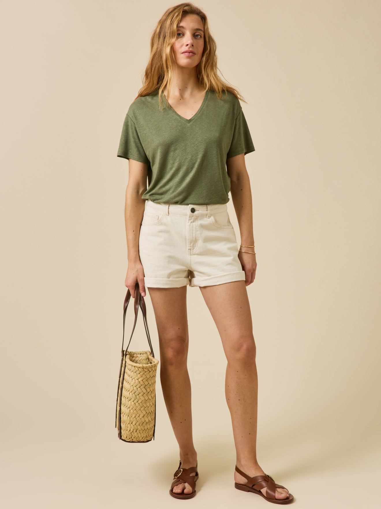 Women's linen and viscose T-shirt with V-neckline