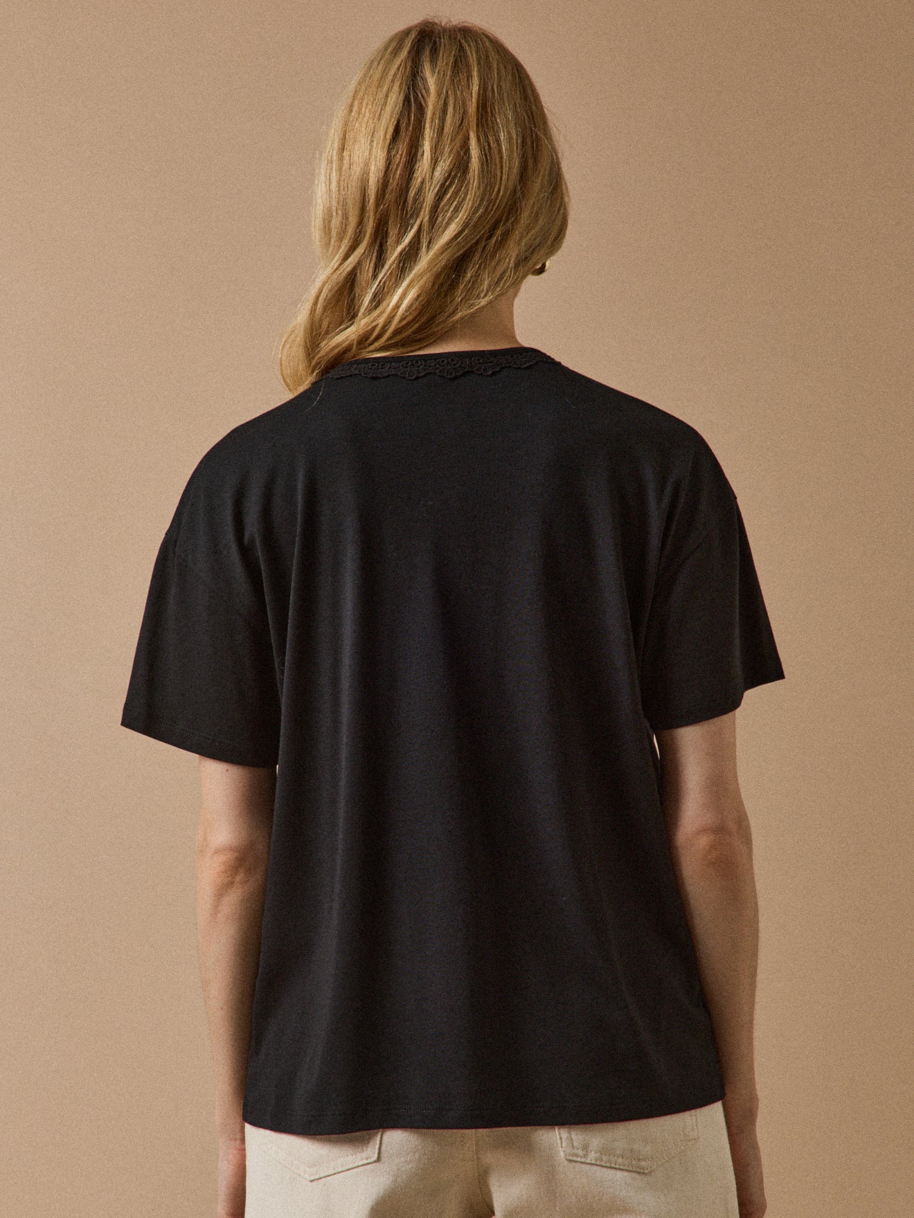 Women's lyocell and cotton V-neck T-shirt with lace