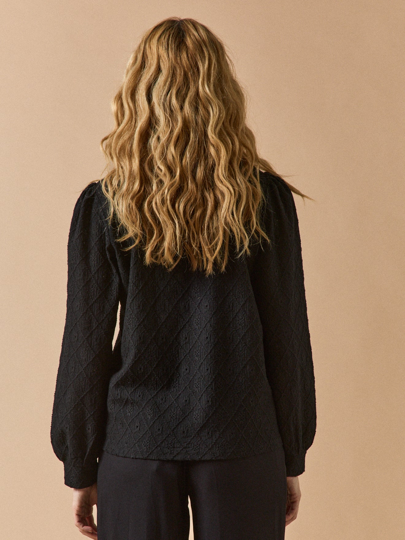 Women's jacquard T-shirt with puffy sleeves