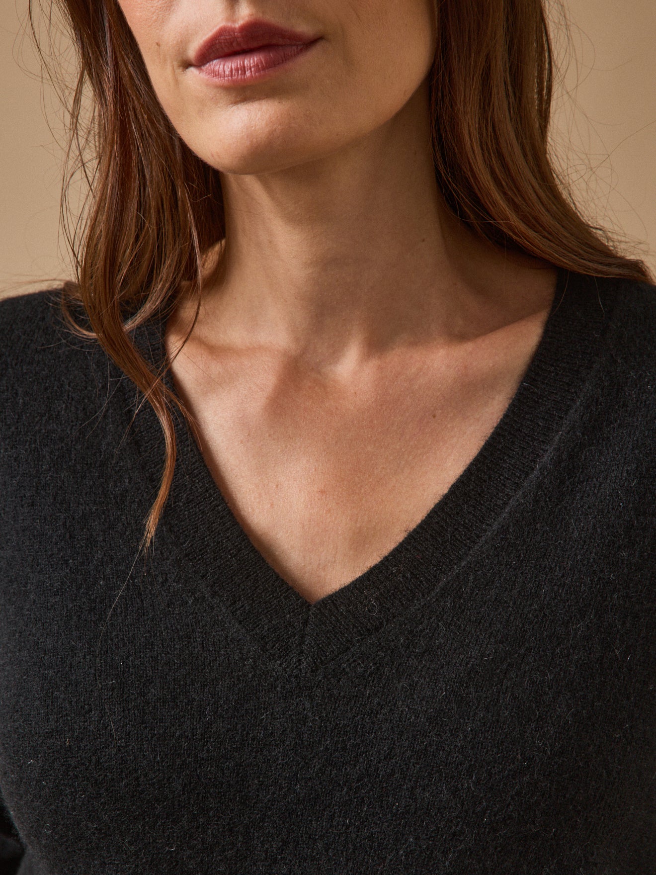 Women's V-neck sweater - The Cashmere Collection
