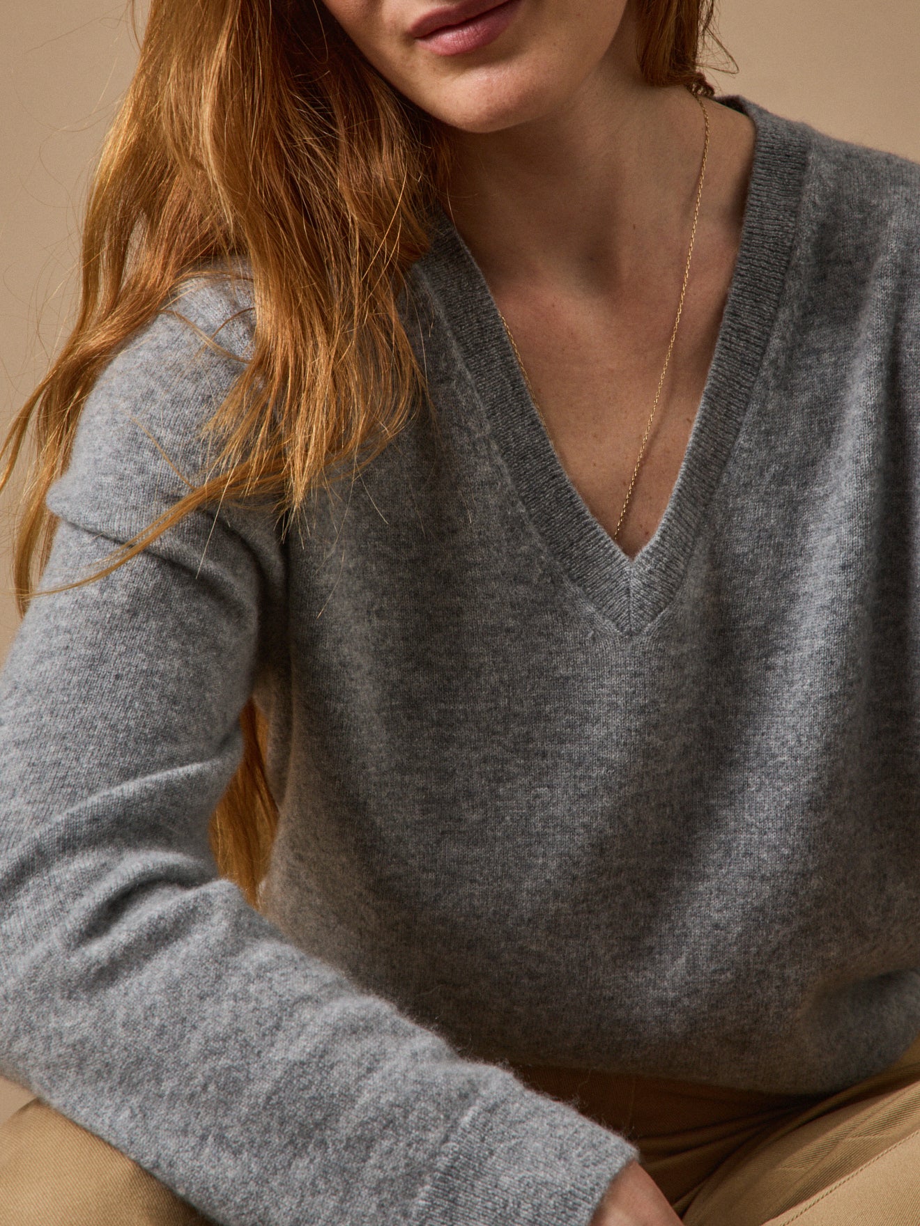 Women's V-neck sweater - The Cashmere Collection