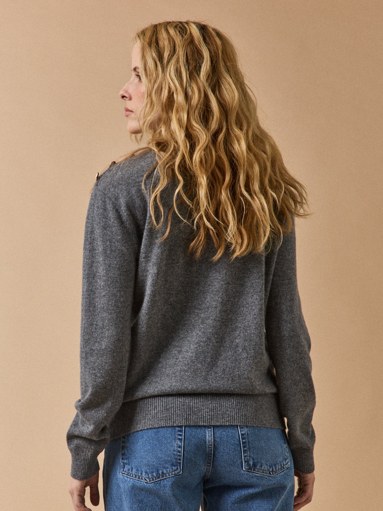 Women's sweater with button shoulders - The Cashmere Collection