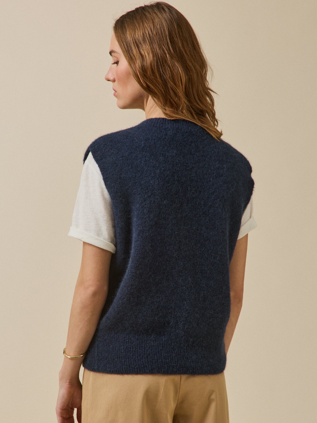 Women's sleeveless sweater in an alpaca blend