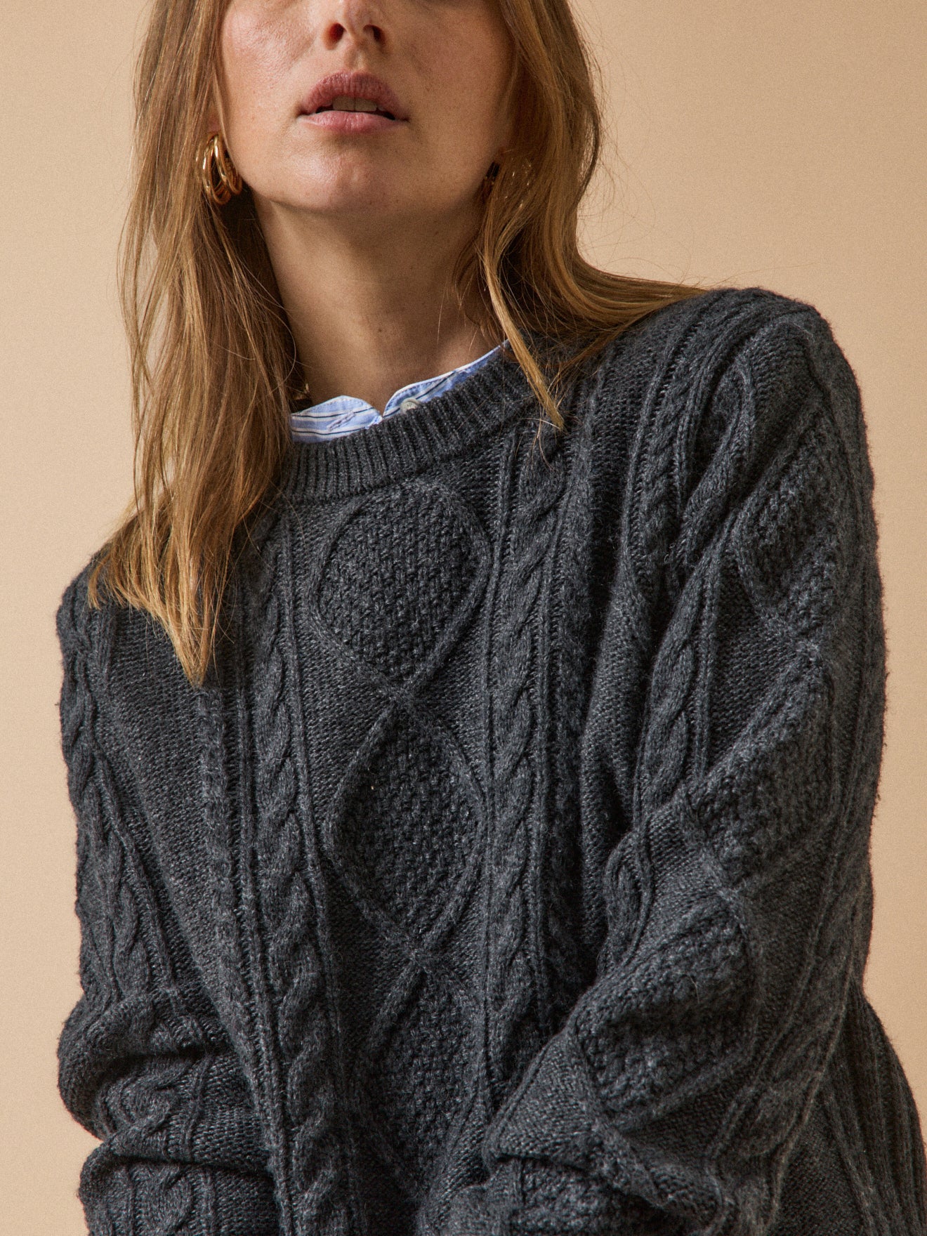 Pull torsades col rond femme