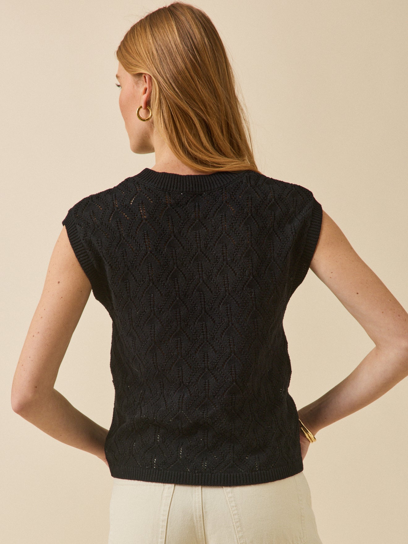 Women's sleeveless organic cotton sweater
