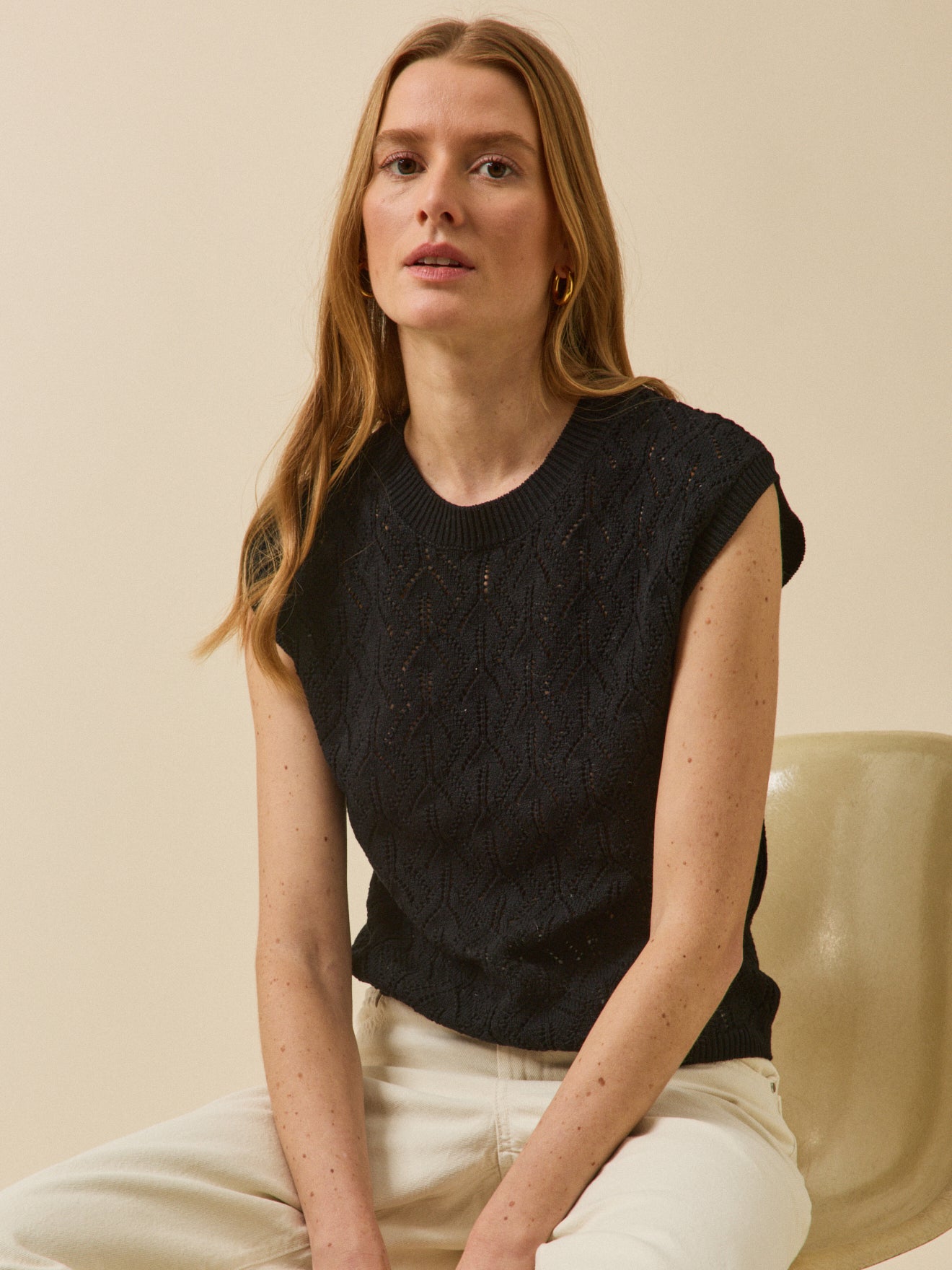 Women's sleeveless organic cotton sweater