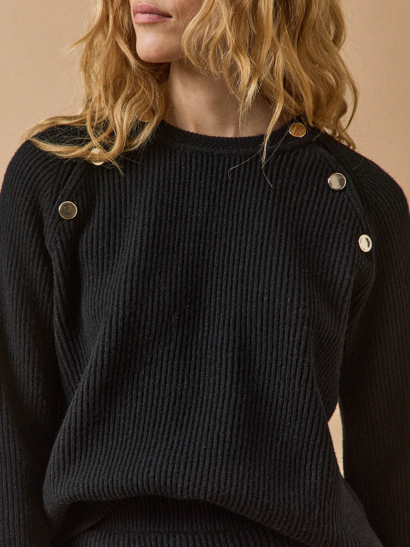 Women's wool-rich ribbed knit sweater