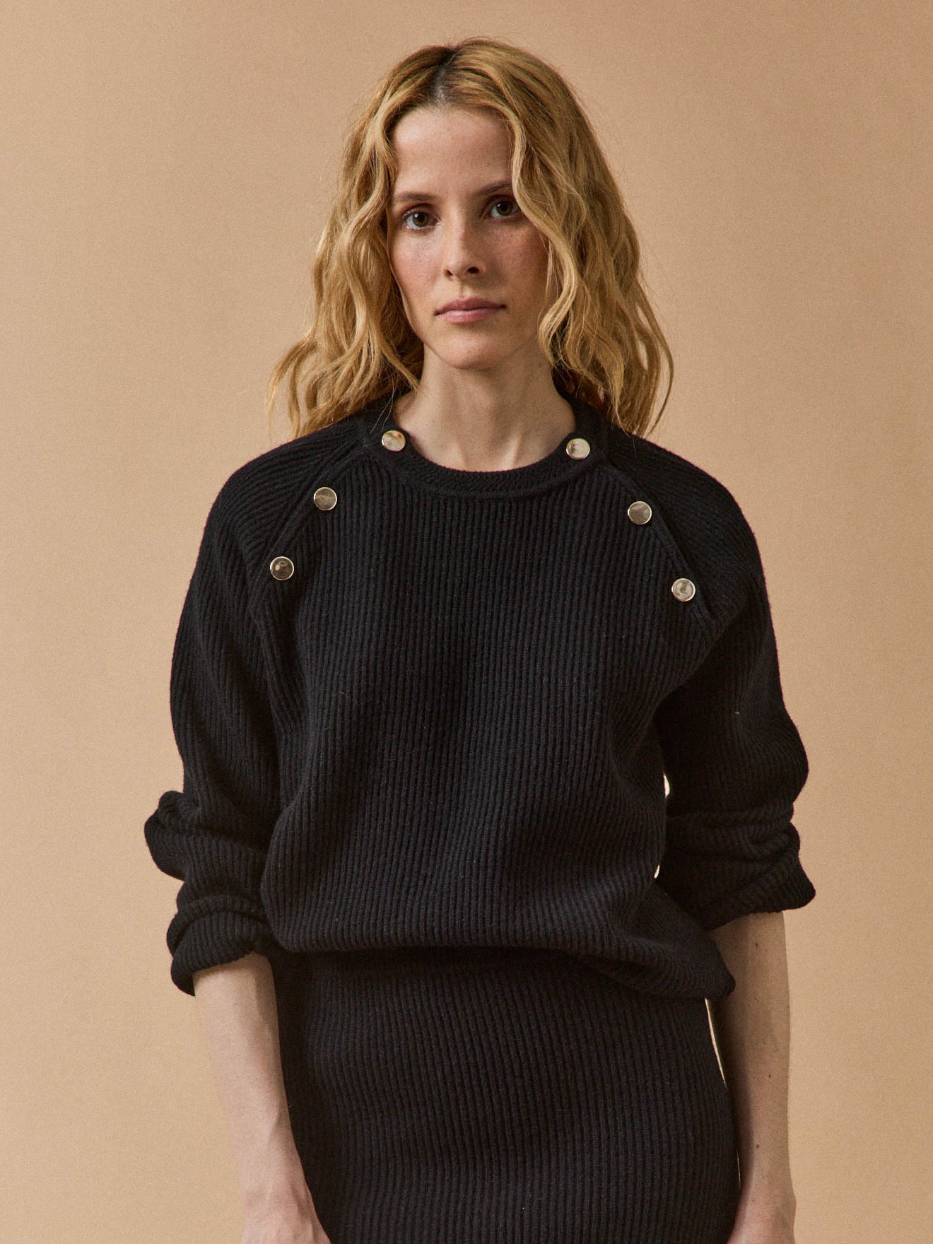 Women's wool-rich ribbed knit sweater