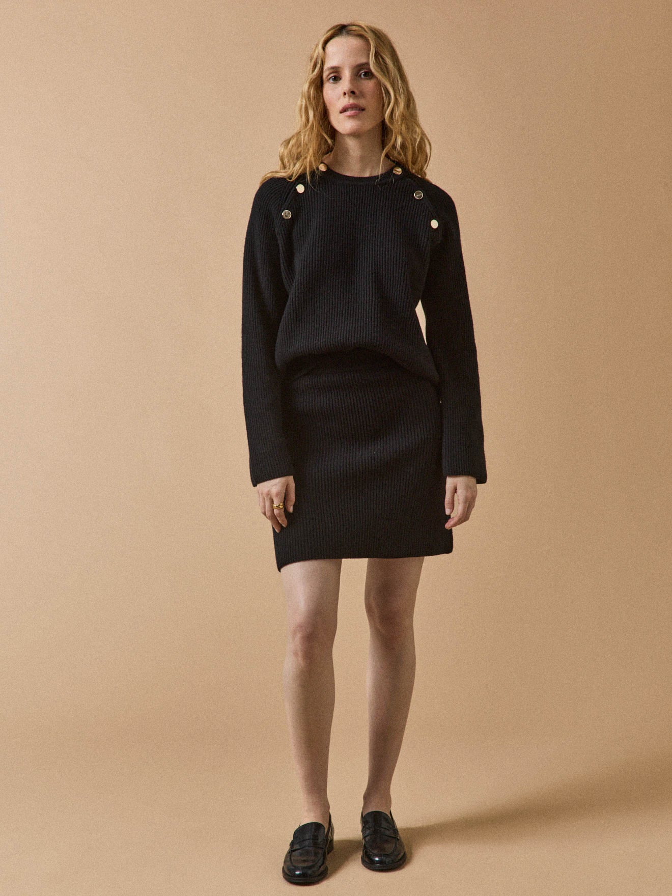 Women's wool-rich ribbed knit sweater