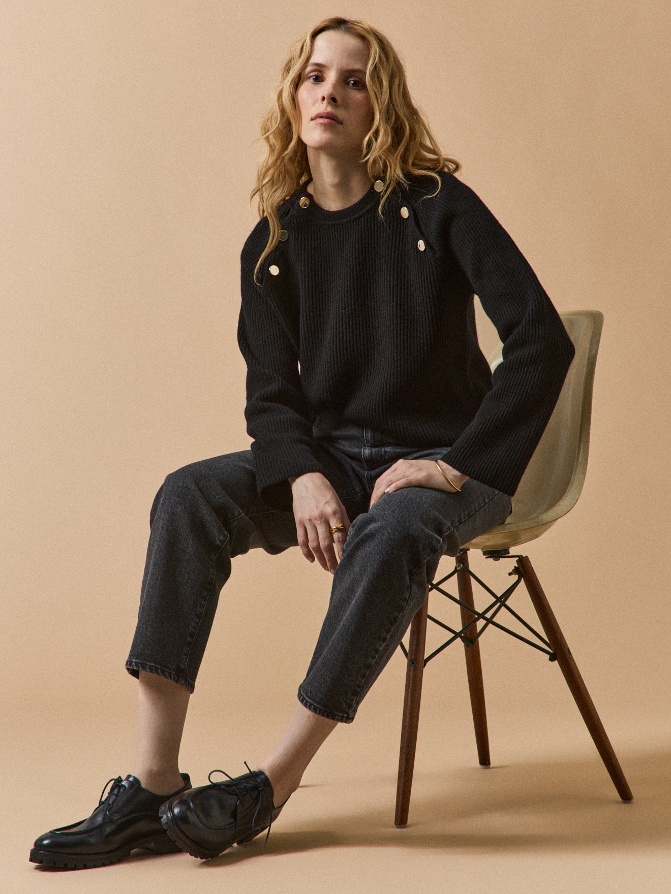 Women's wool-rich ribbed knit sweater