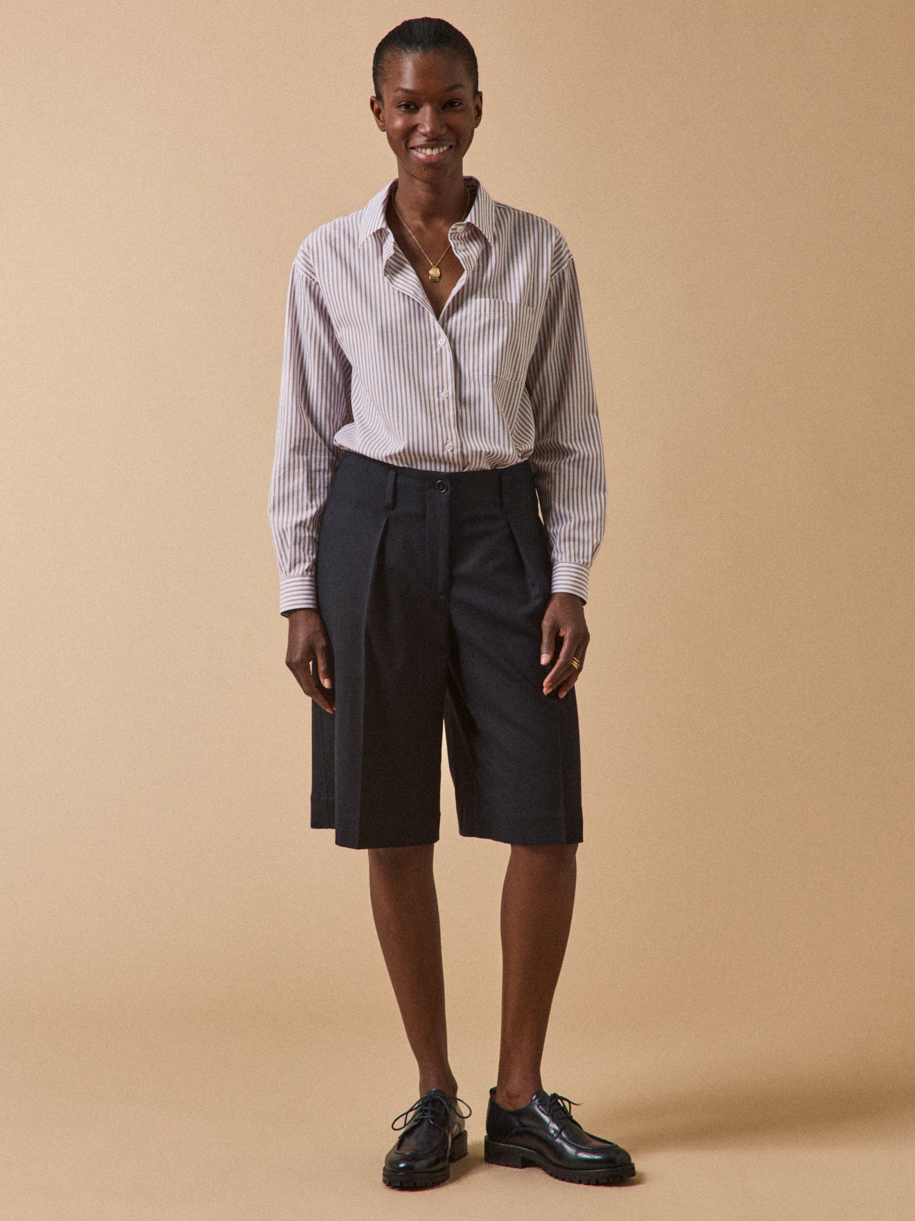 Women's plain woolen flannel Bermuda shorts